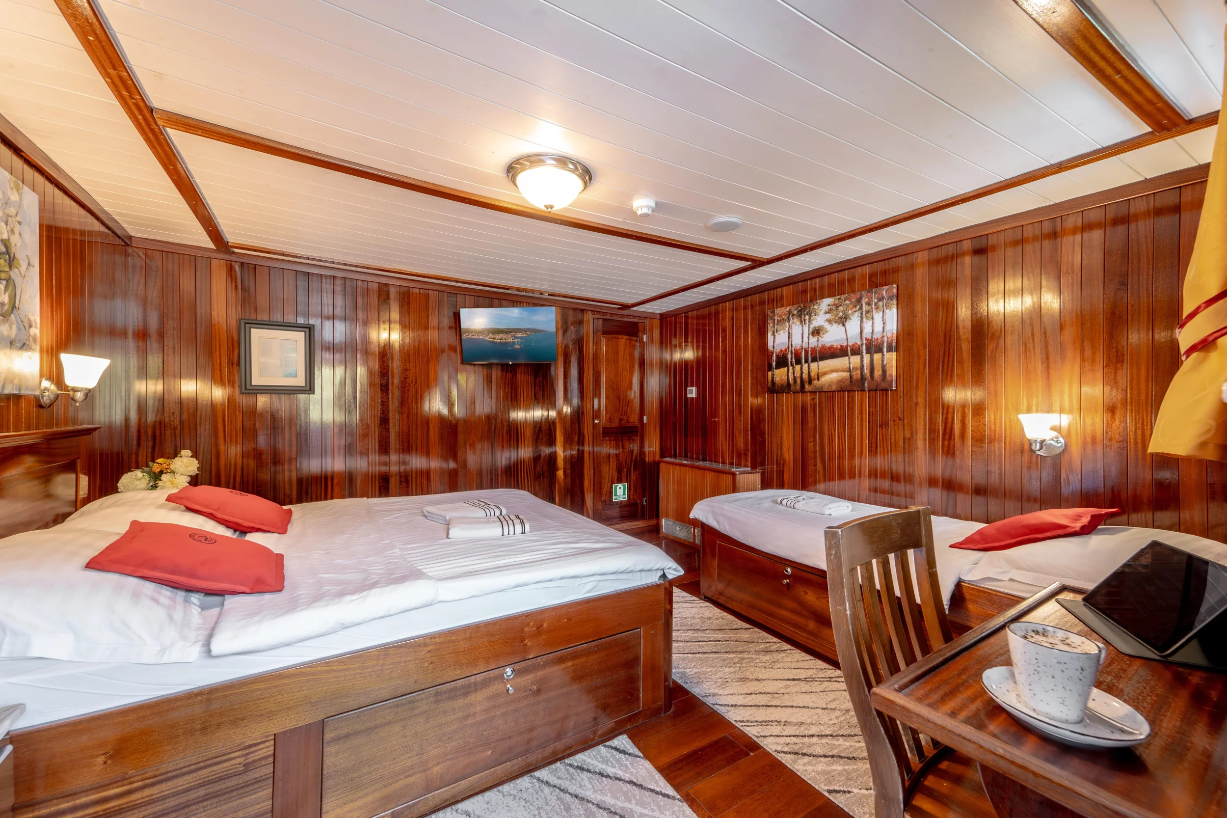 M/Y (Cesarica)  - 25