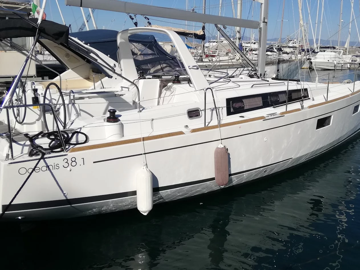 Oceanis 38.1 (Chica) Main image - 0