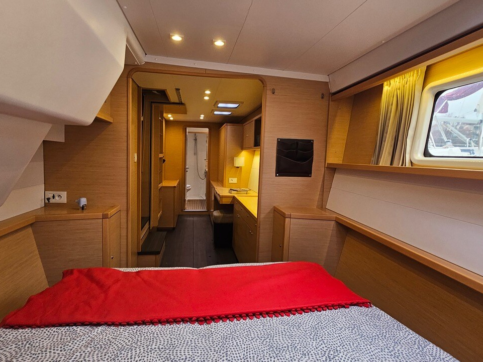 Photo #3 - Lagoon 450 Sport (Ocean Dreams I) in Vigo - 61090