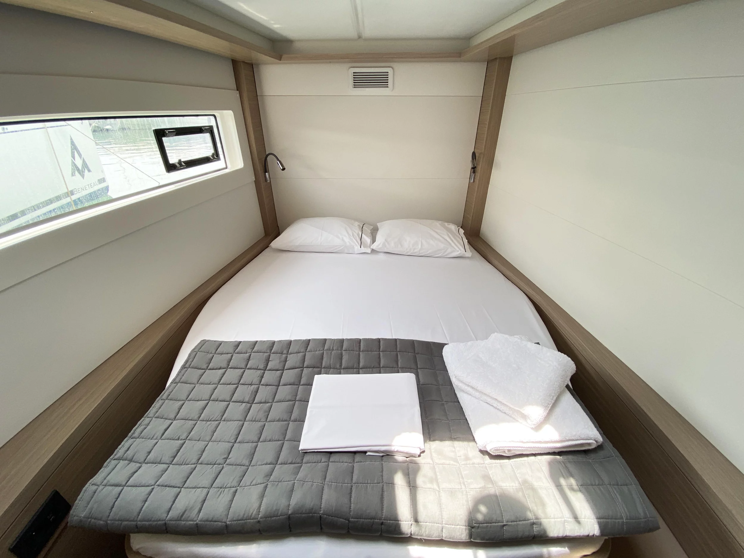 Lagoon 46 (MOONDANCE (, , watermaker) Skippered Only)  - 4