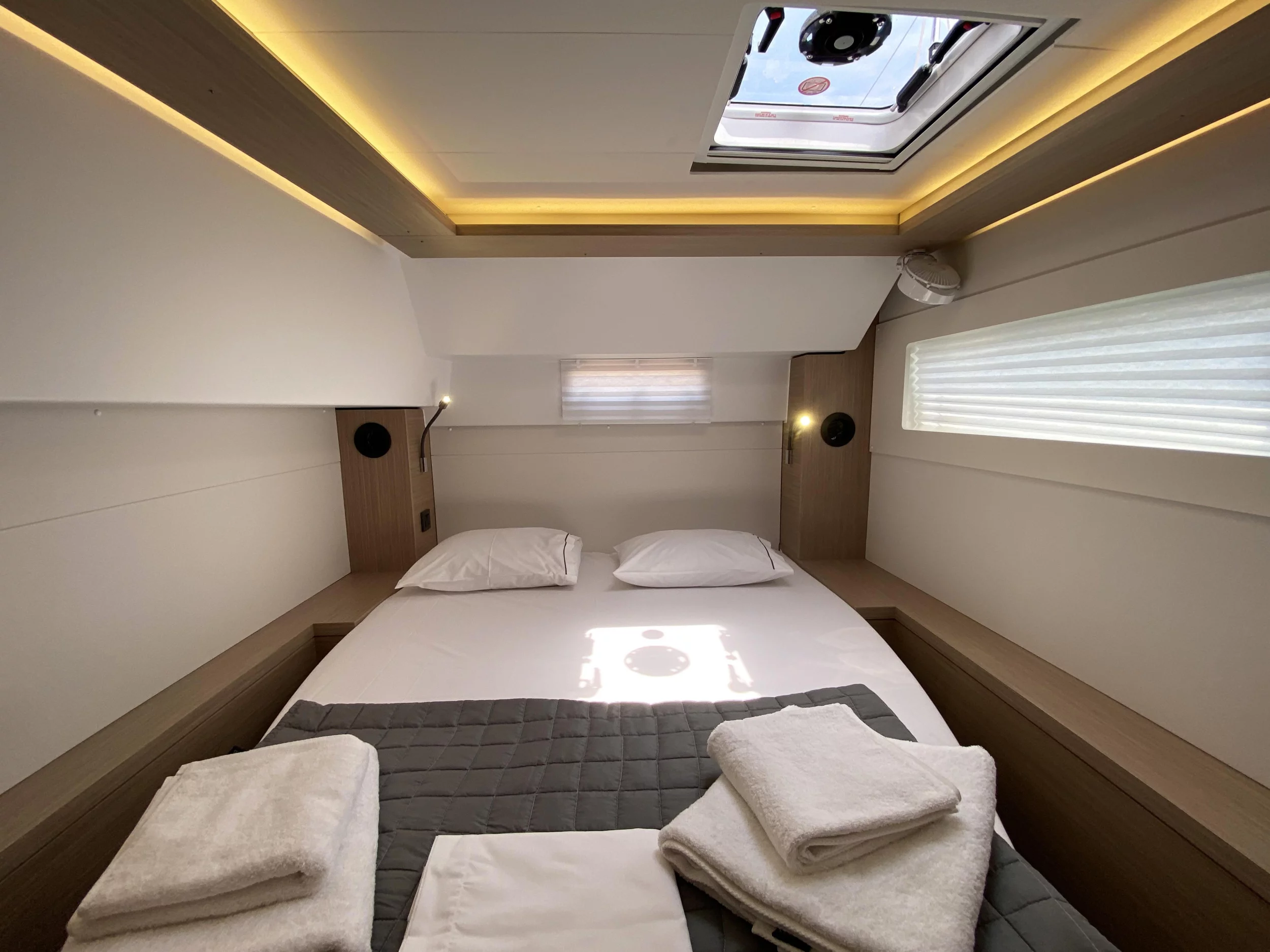 Lagoon 46 (MOONDANCE (, , watermaker) Skippered Only)  - 8