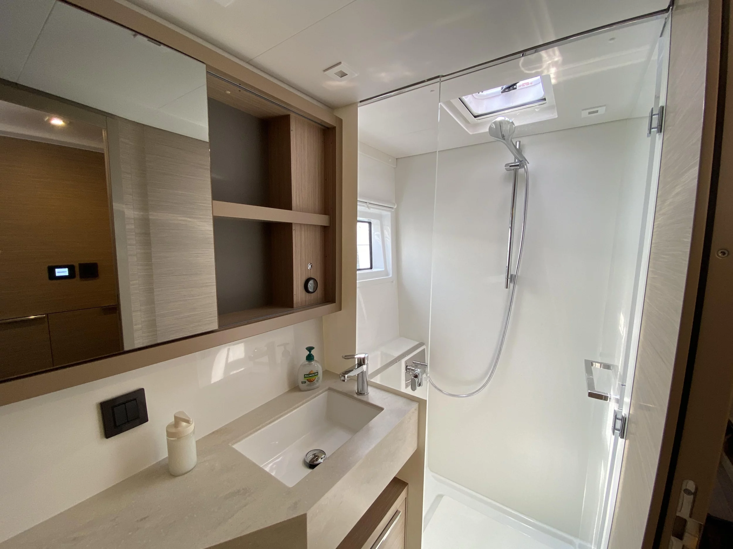 Lagoon 46 (MOONDANCE (, , watermaker) Skippered Only)  - 7
