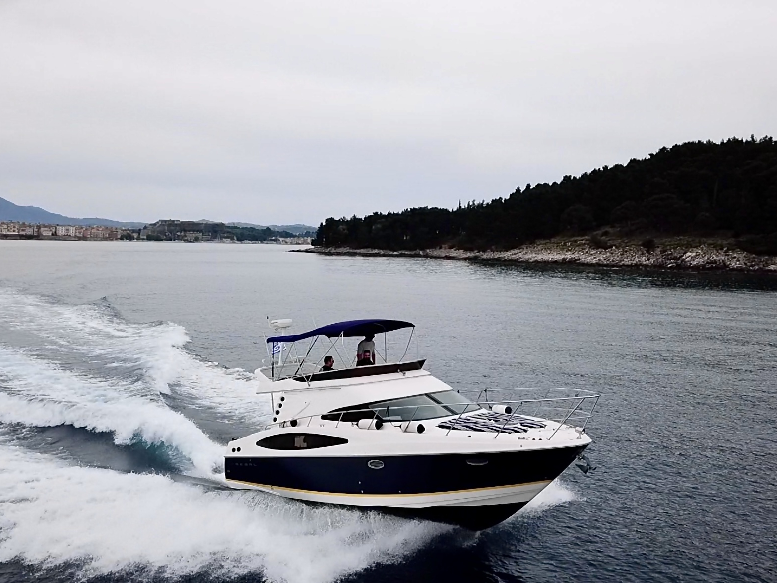 Photo #1 - Regal 4080 Flybridge (Lady B) en Corfú - 62054