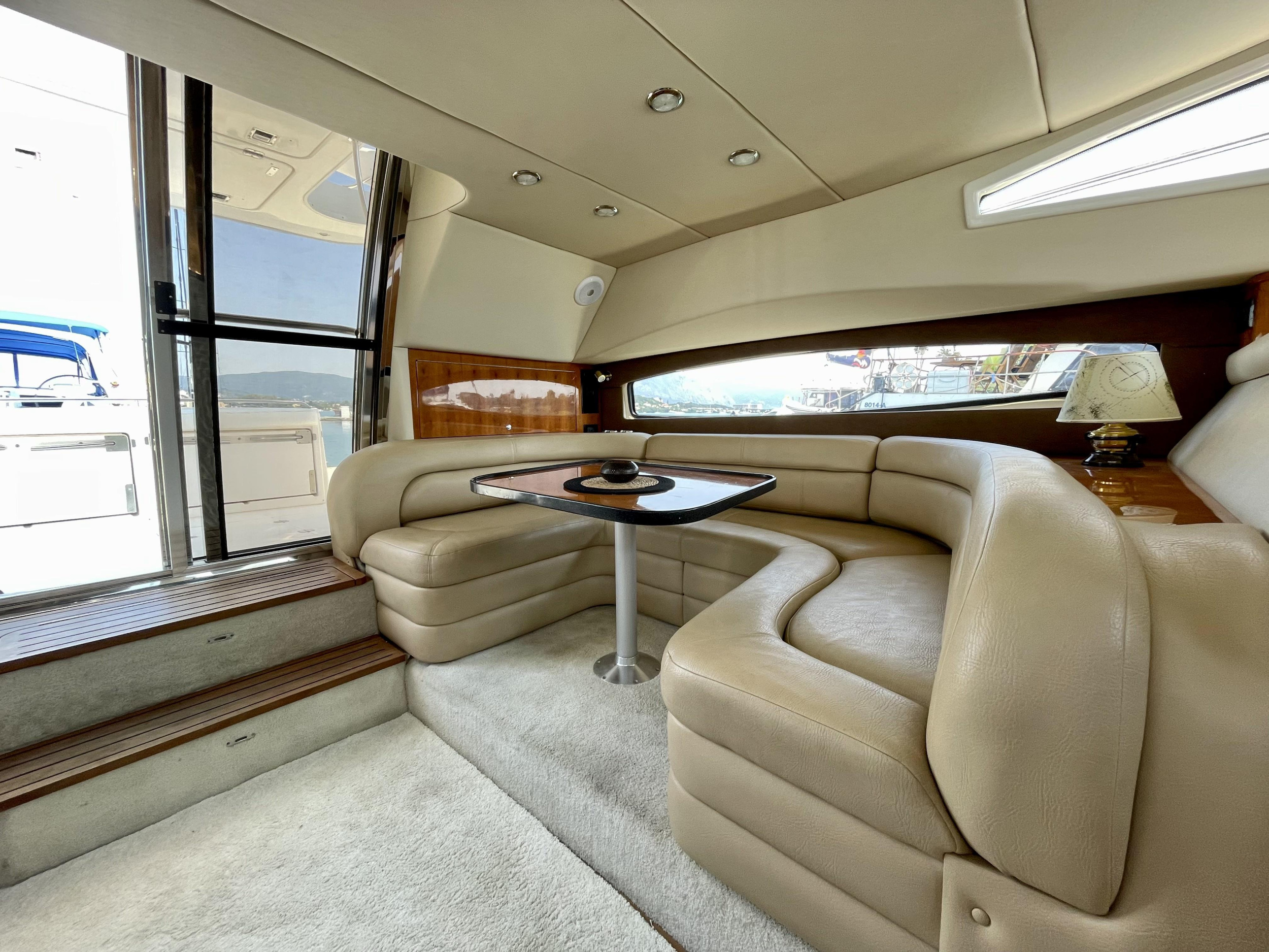 Photo #3 - Regal 4080 Flybridge (Lady B) en Corfú - 62054
