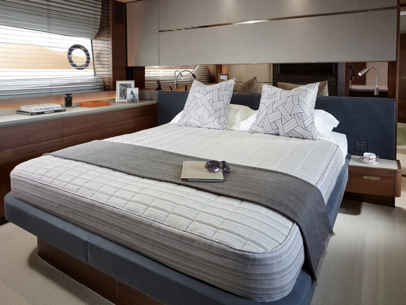Photo #3 - Princess S65 Sport Flybridge (Far & Away) in Korfu - 62056