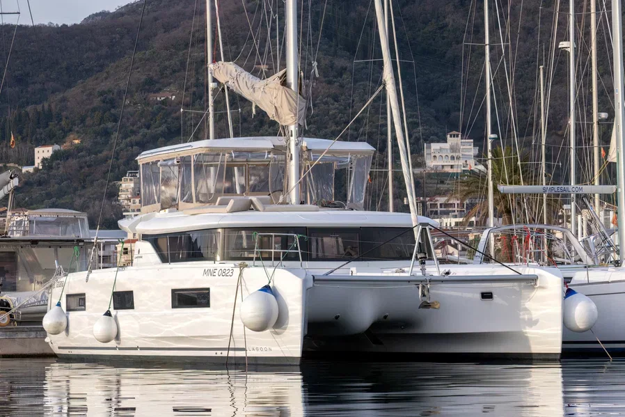 Lagoon 46 (St. Tatiana)  - 20