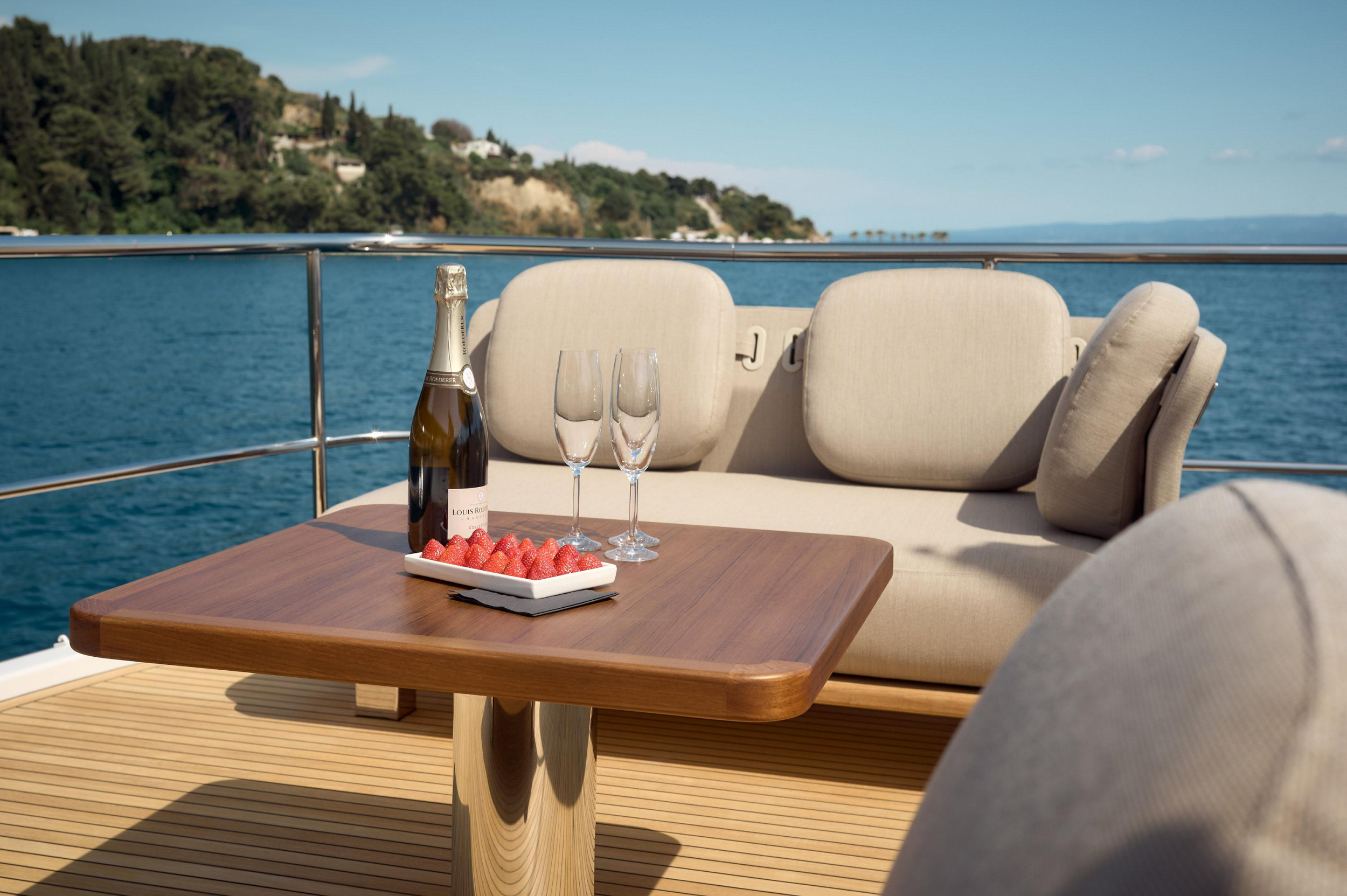 Photo #15 - Azimut Magellano 66 (AVA II) en Podstrana - 61362