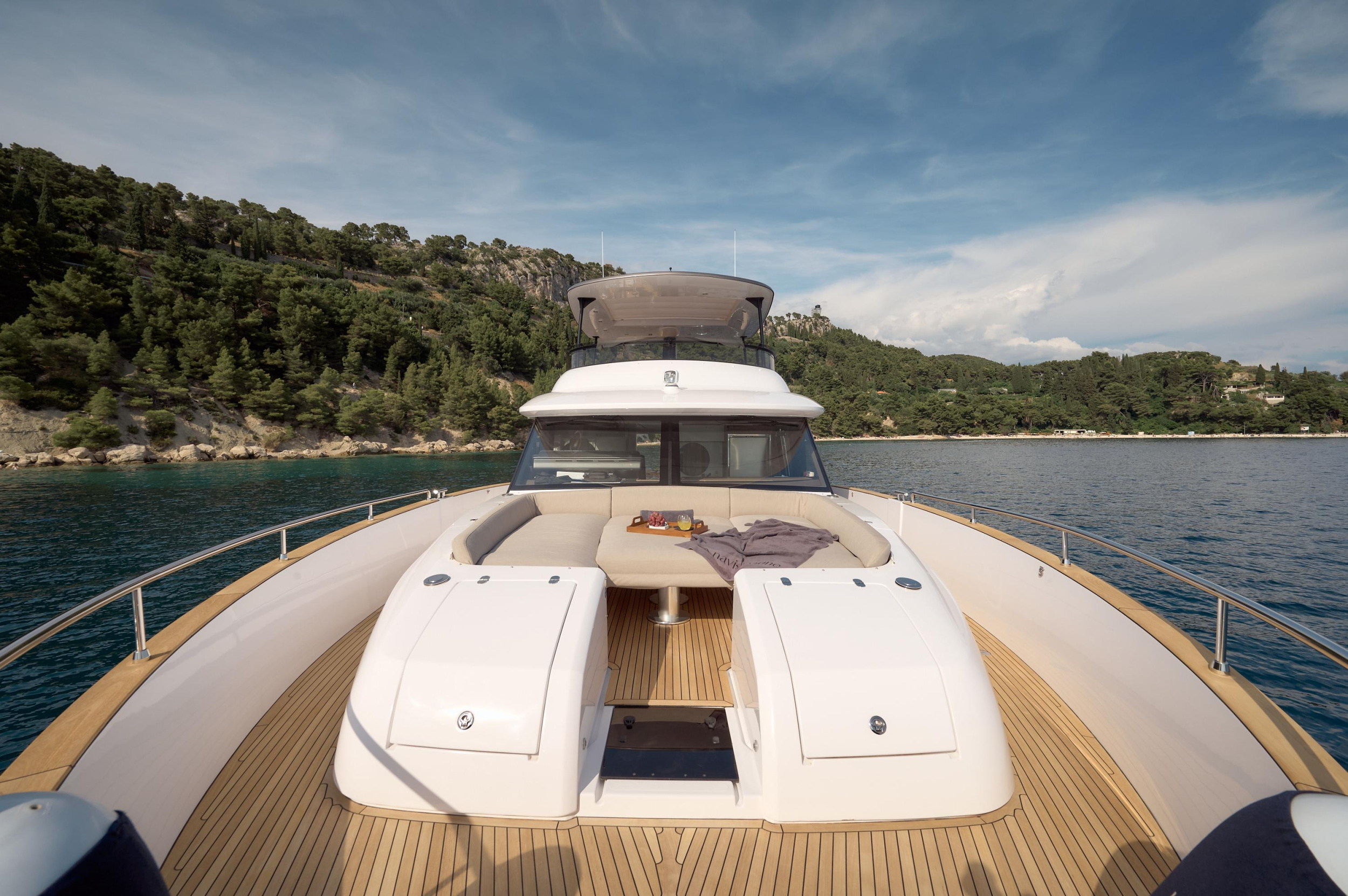 Photo #14 - Azimut Magellano 66 (AVA II) en Podstrana - 61362