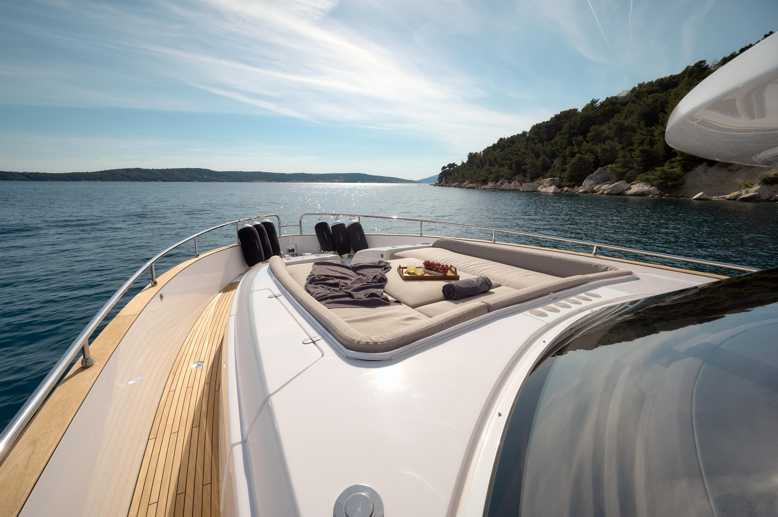 Photo #83 - Azimut Magellano 66 (AVA II) en Podstrana - 61362