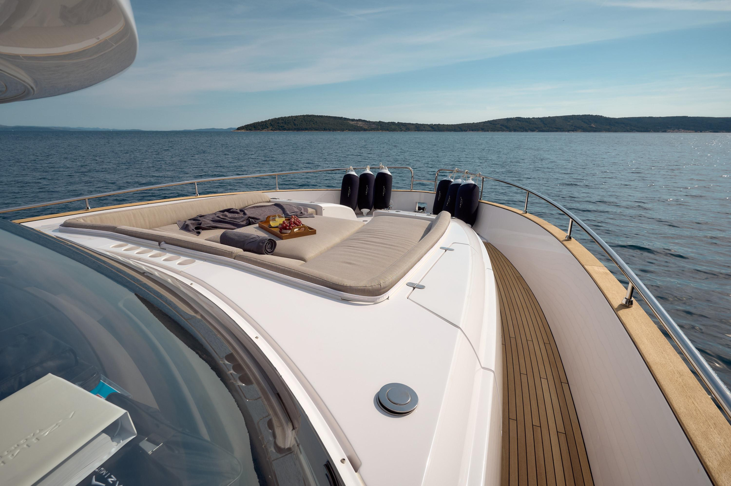 Photo #74 - Azimut Magellano 66 (AVA II) en Podstrana - 61362