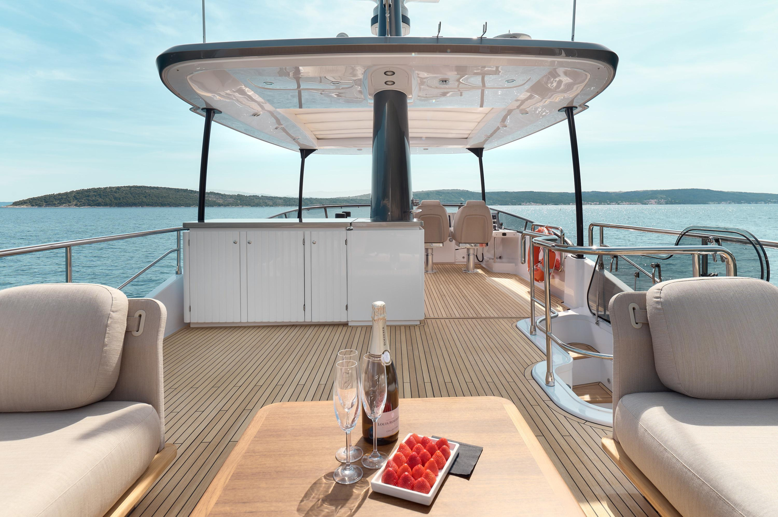 Photo #10 - Azimut Magellano 66 (AVA II) en Podstrana - 61362