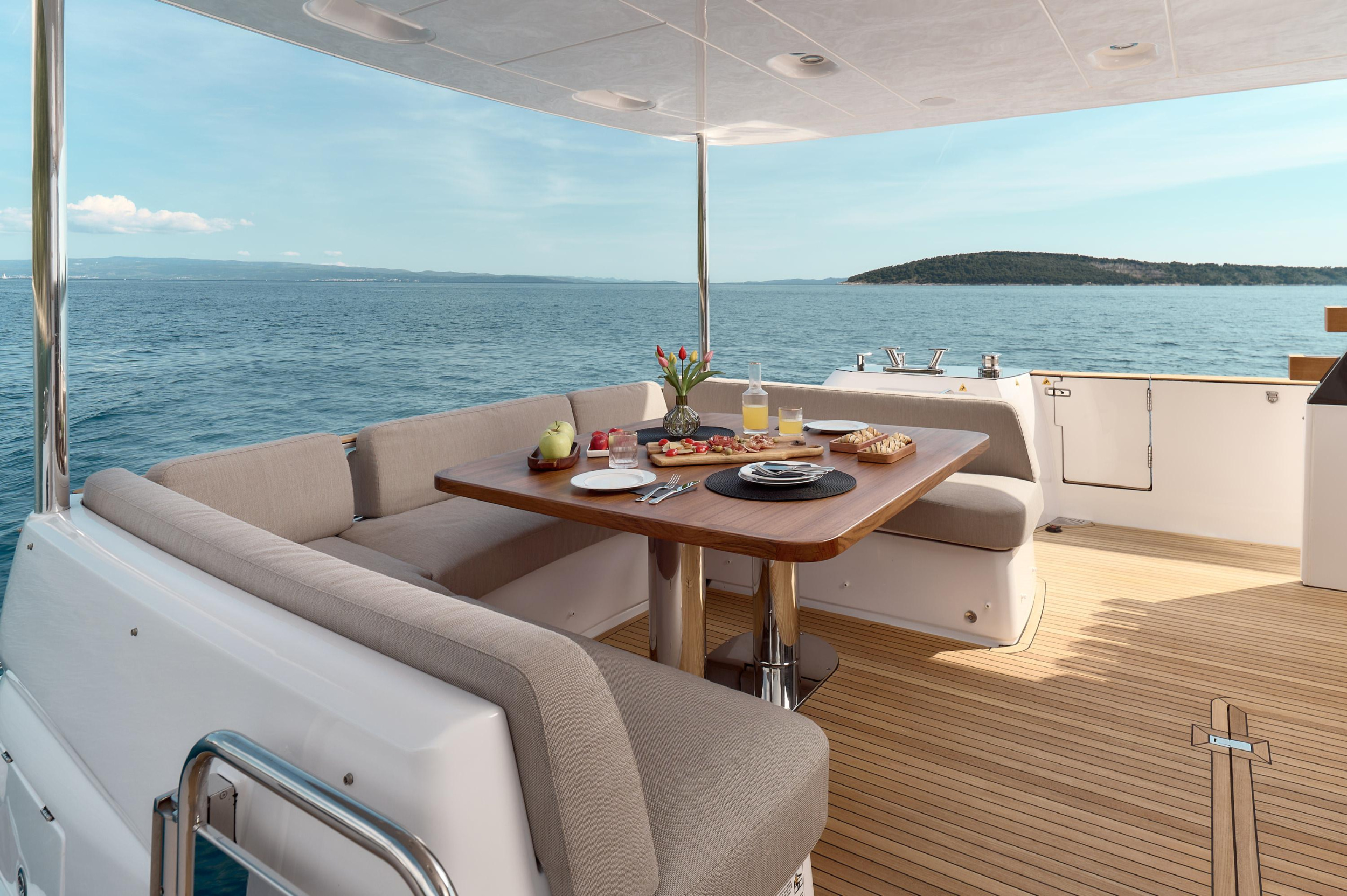 Photo #46 - Azimut Magellano 66 (AVA II) en Podstrana - 61362