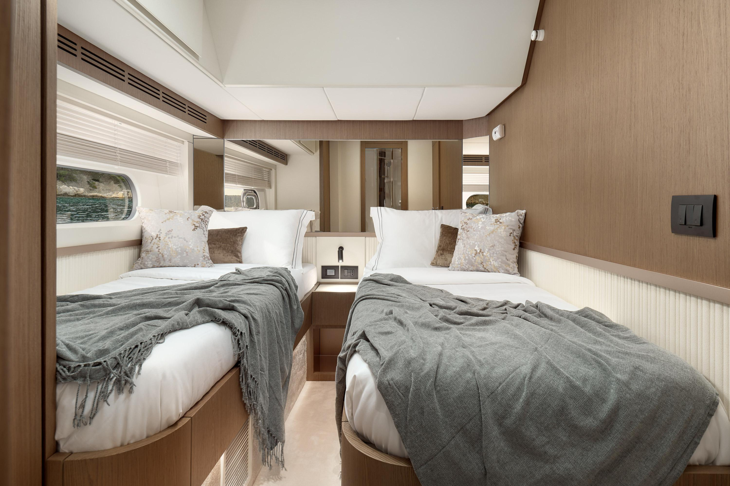 Photo #22 - Azimut Magellano 66 (AVA II) en Podstrana - 61362