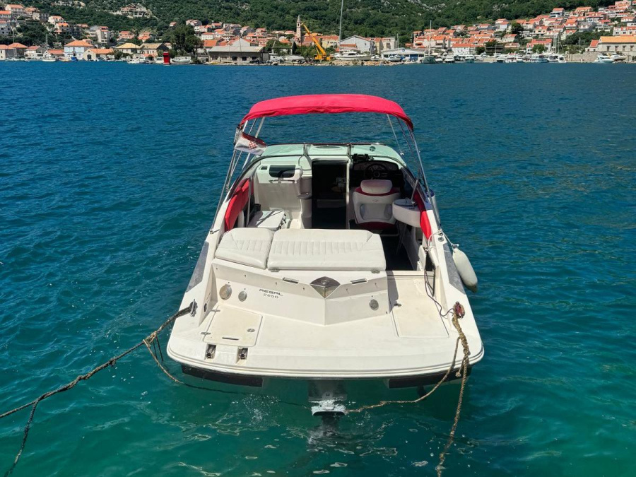 Photo #5 - Regal 2250 (Red Hood) en Split - 61246