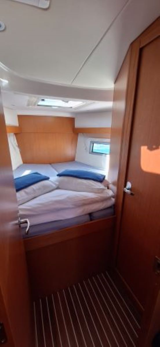 Photo #13 - Bavaria C38 (Papagena) in Trogir - 22401