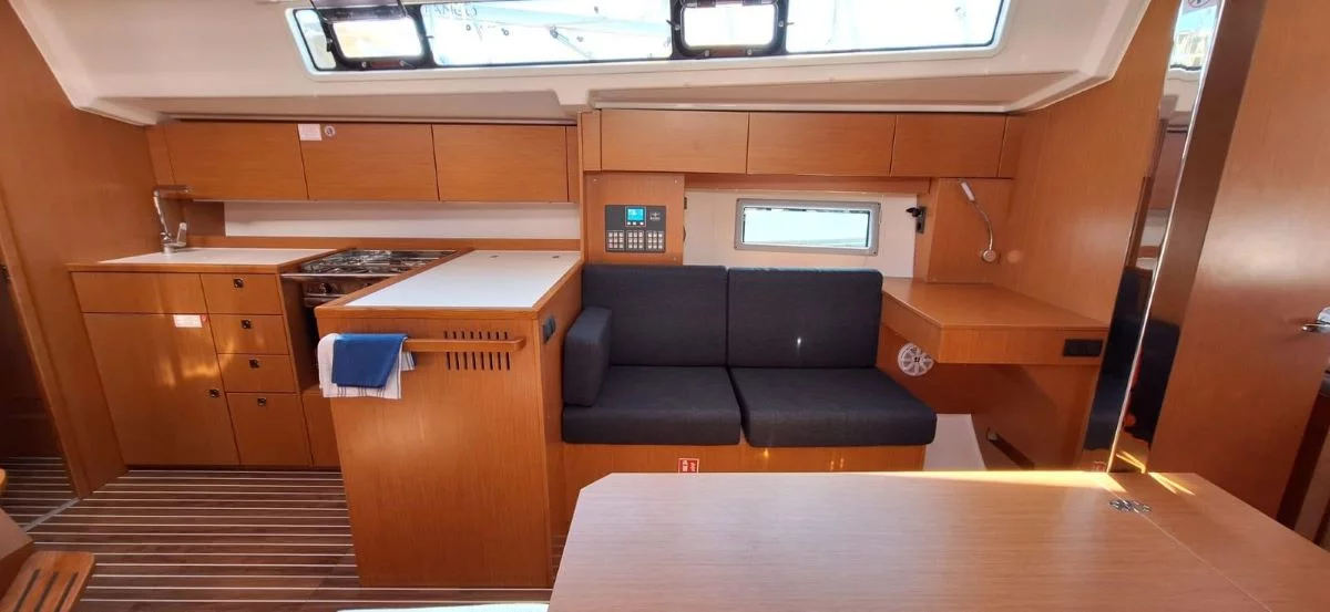 Bavaria C38 (Papagena)  - 9