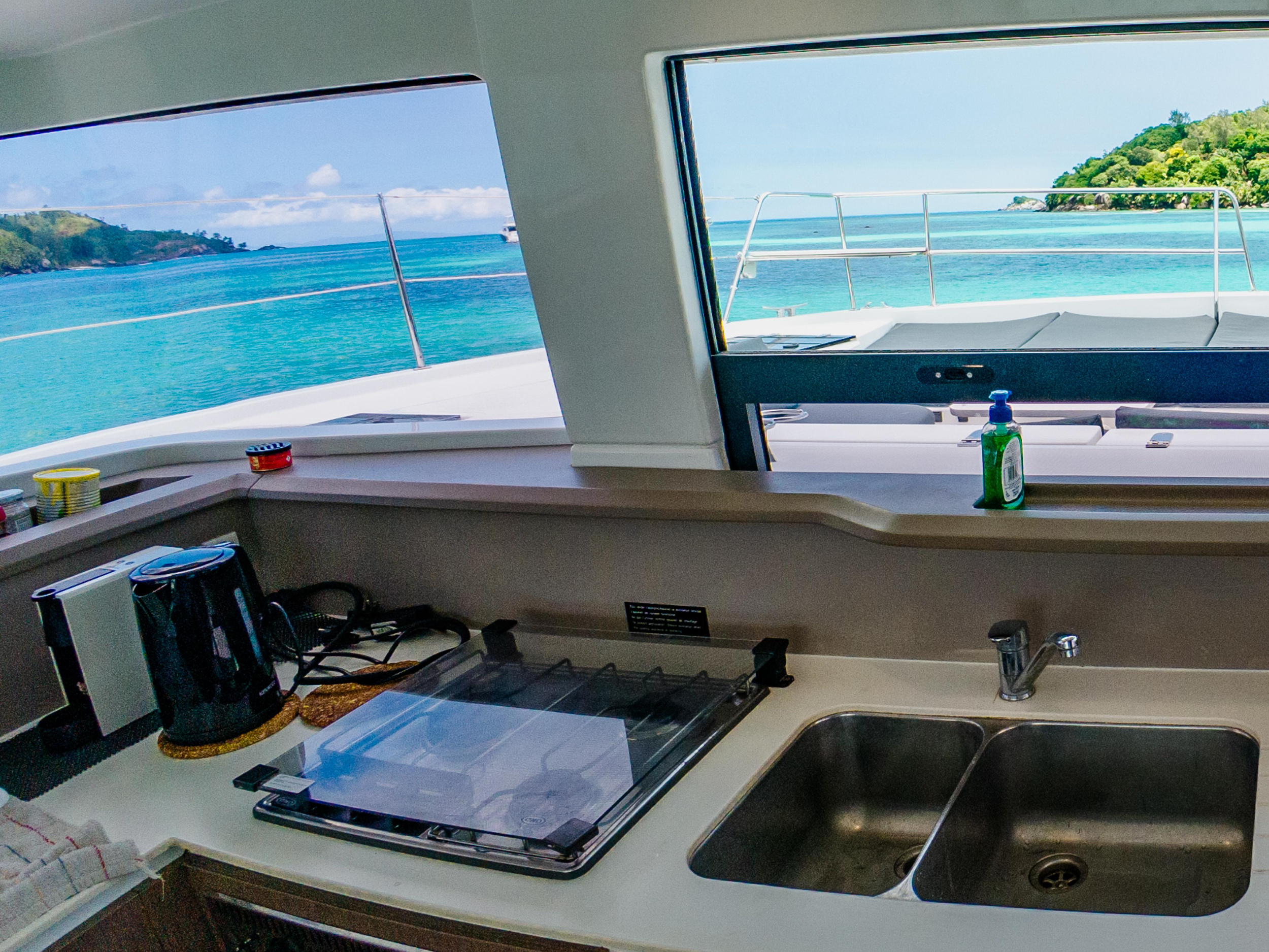 Photo #6 - Bali 4.3 (Antares) in Mahe - 61379