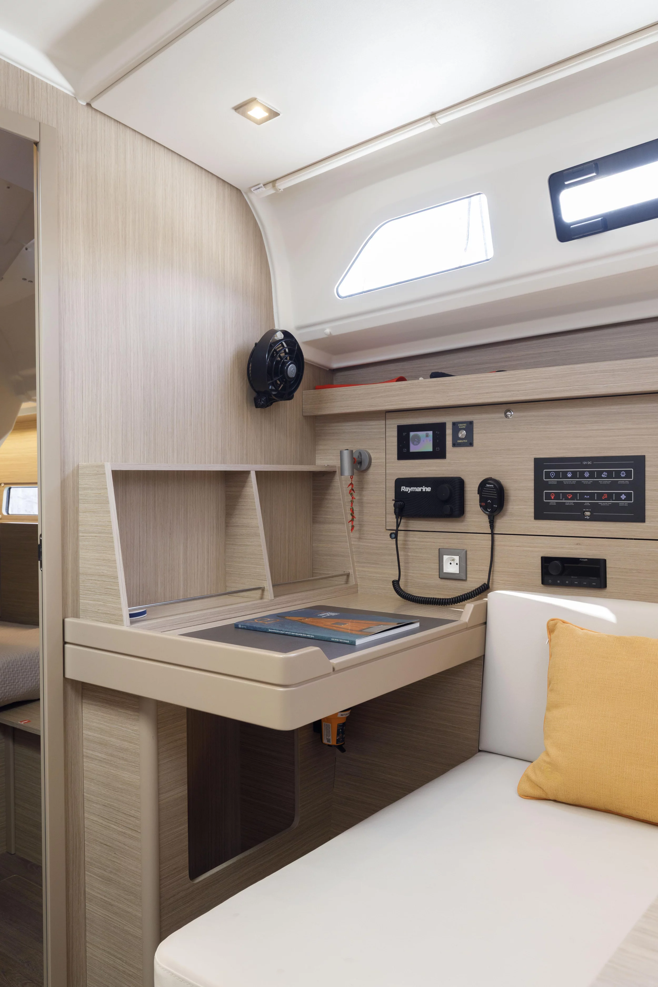 Oceanis 40.1 (Netos)  - 9