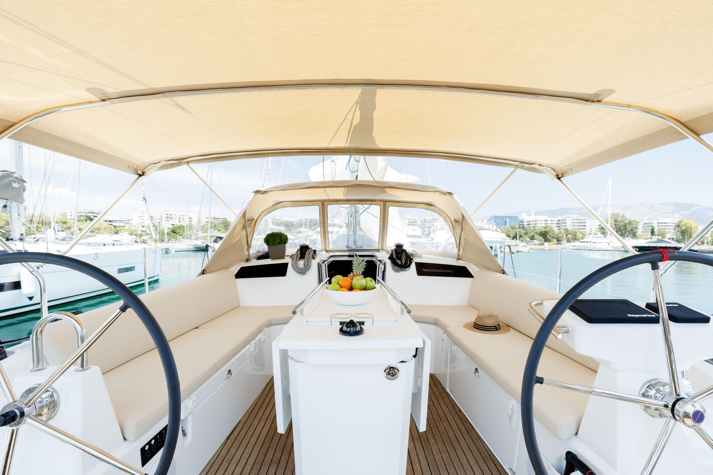 Photo #6 - Oceanis 40.1 (Netos) en Atenas - 22142