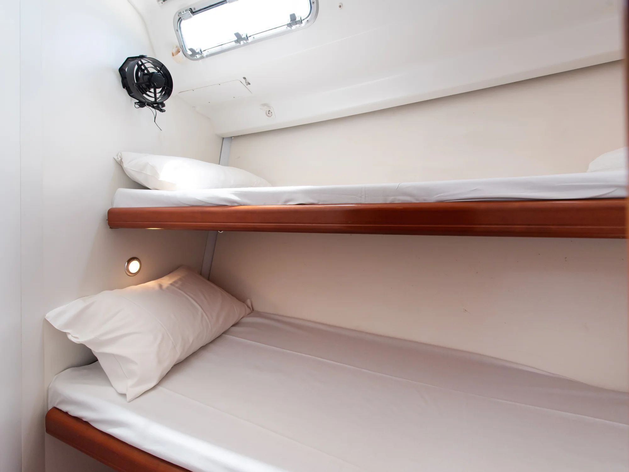 Photo #3 - Beneteau Cyclades 43.4 (Eloise) in Lefkada - 61300