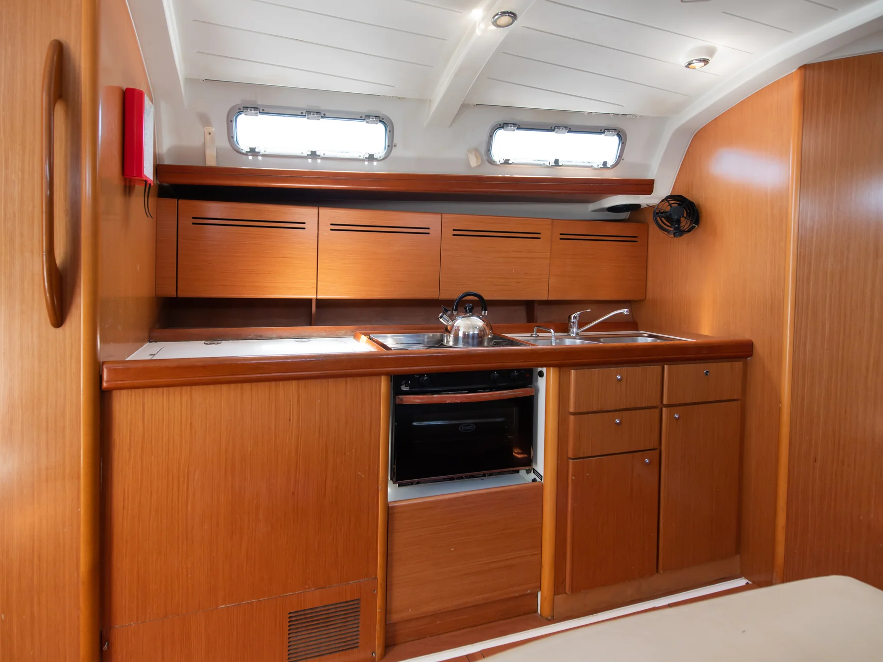 Photo #12 - Beneteau Cyclades 43.4 (Eloise) in Lefkada - 61300