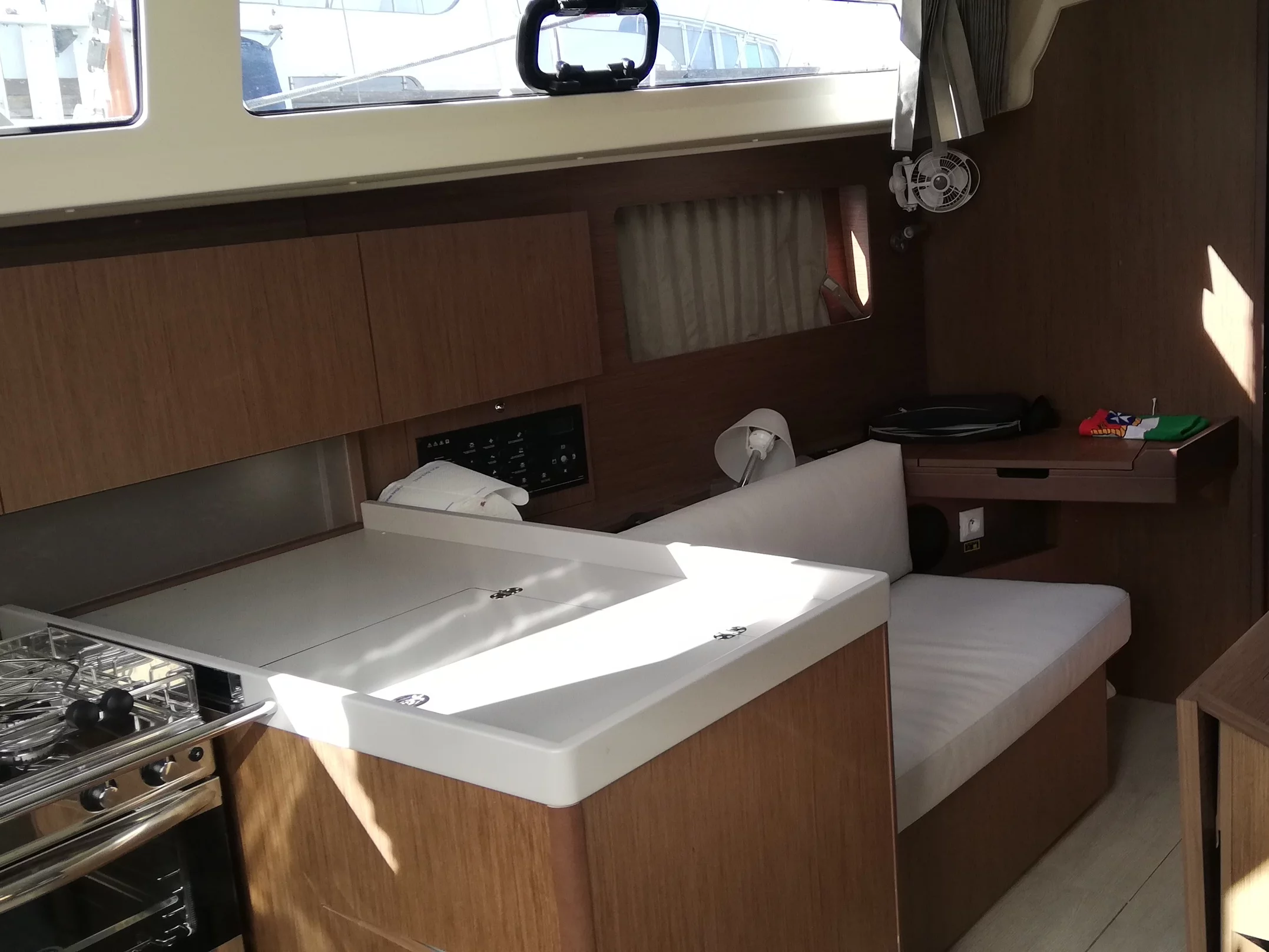 Oceanis 41.1 (Kira) Interior image - 4