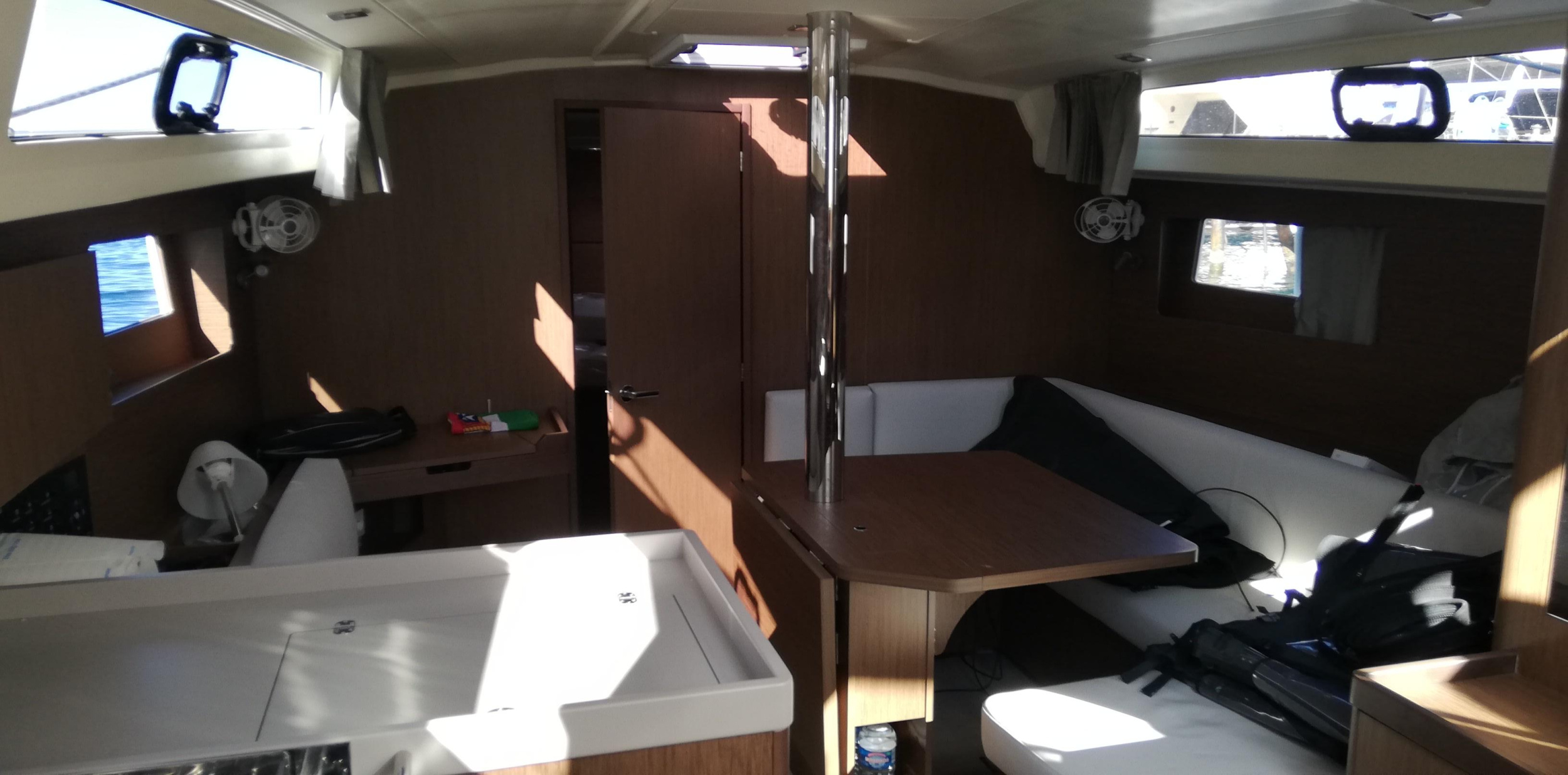 Photo #3 - Oceanis 41.1 (Kira) in Vibo Marina - 61430