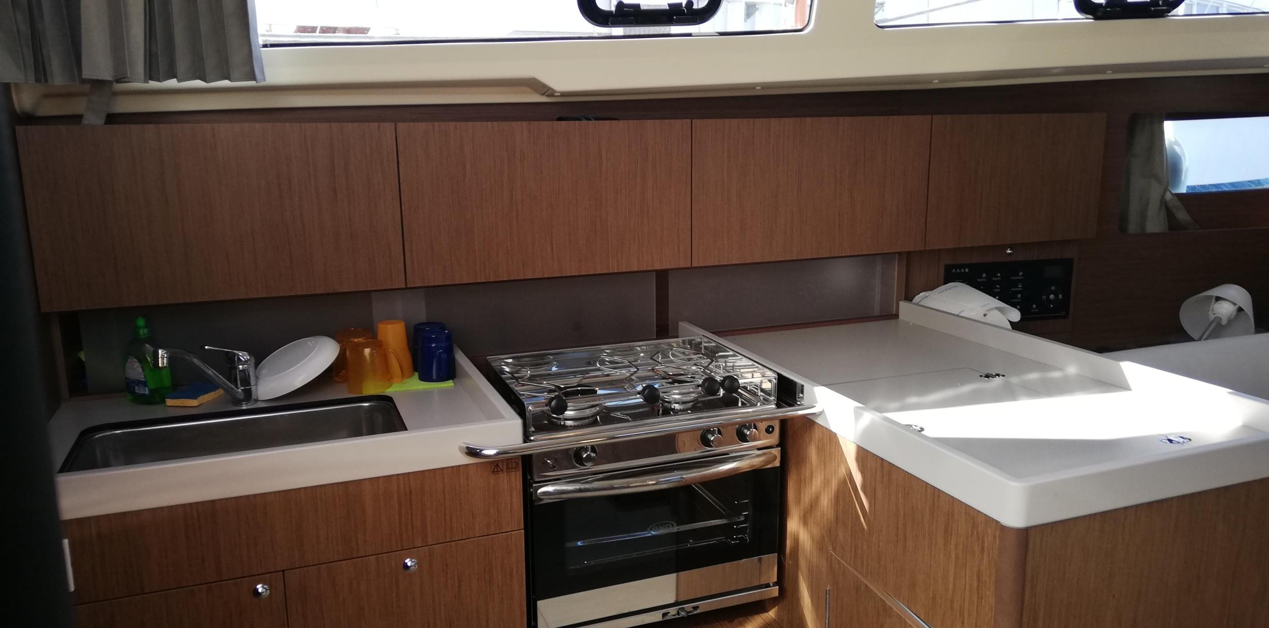 Photo #4 - Oceanis 41.1 (Kira) in Vibo Marina - 61430