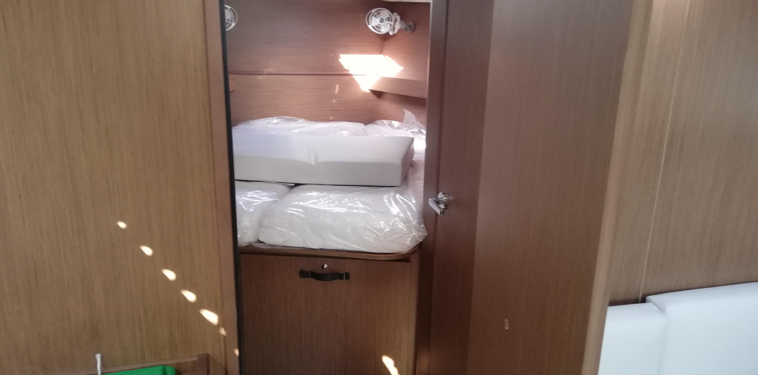 Photo #9 - Oceanis 41.1 (Kira) in Vibo Marina - 61430