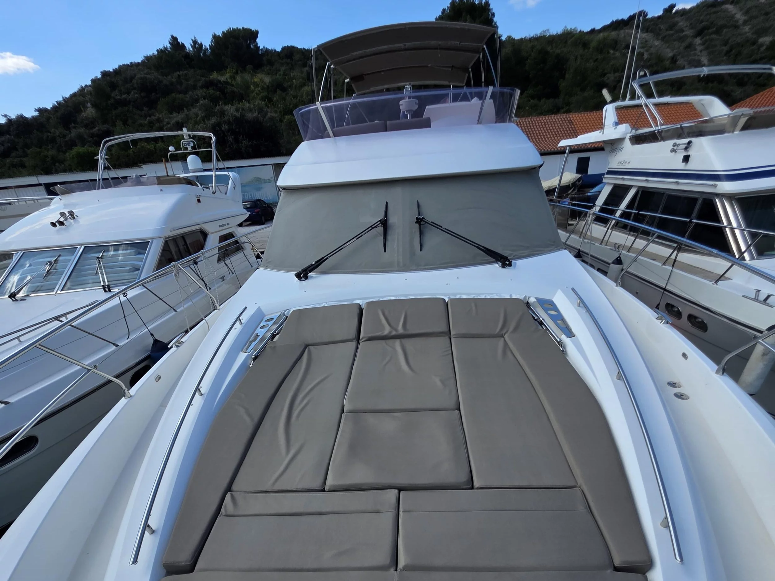 Prestige 550 Fly (Very Bery)  - 34