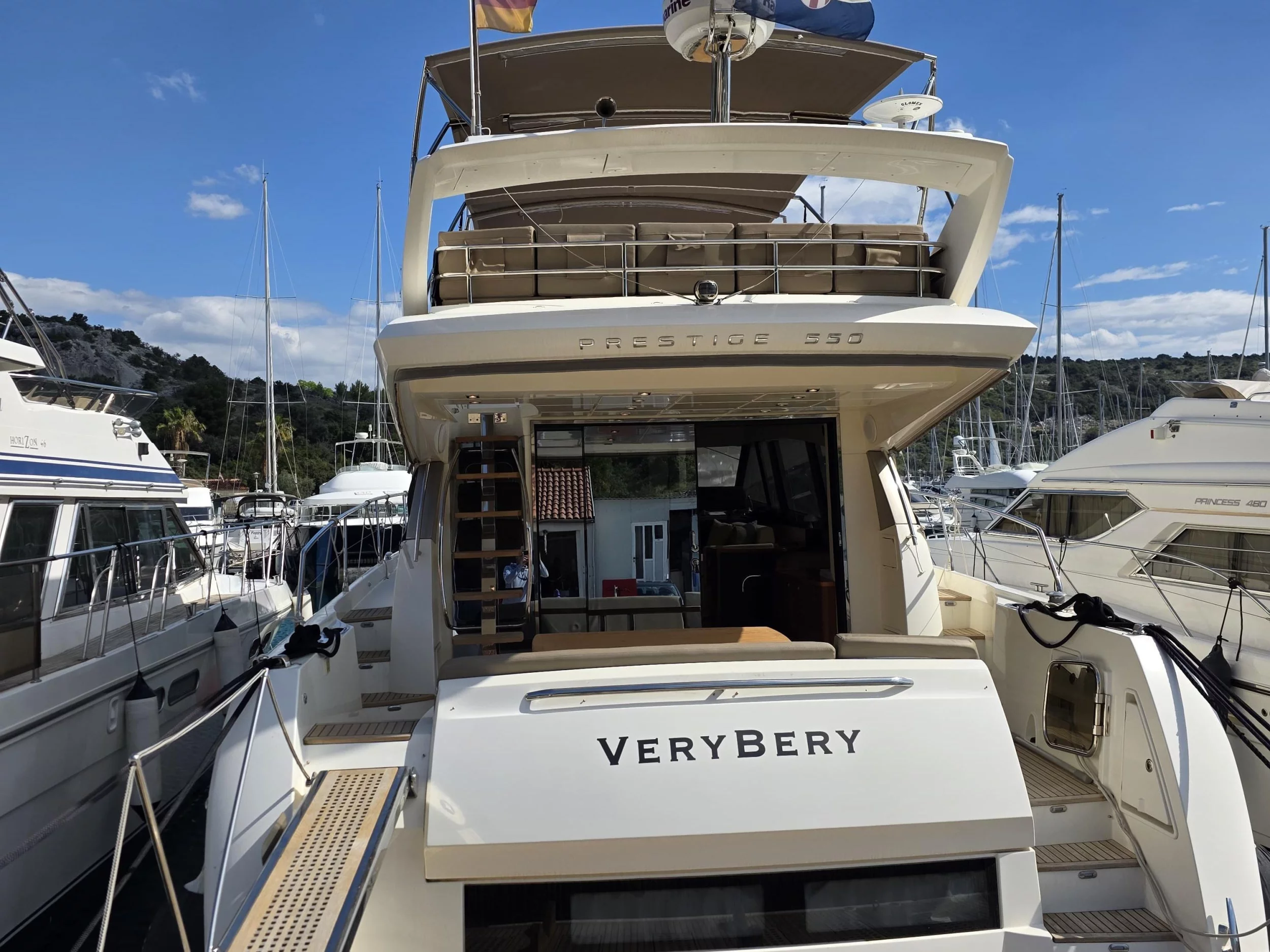 Prestige 550 Fly (Very Bery)  - 33