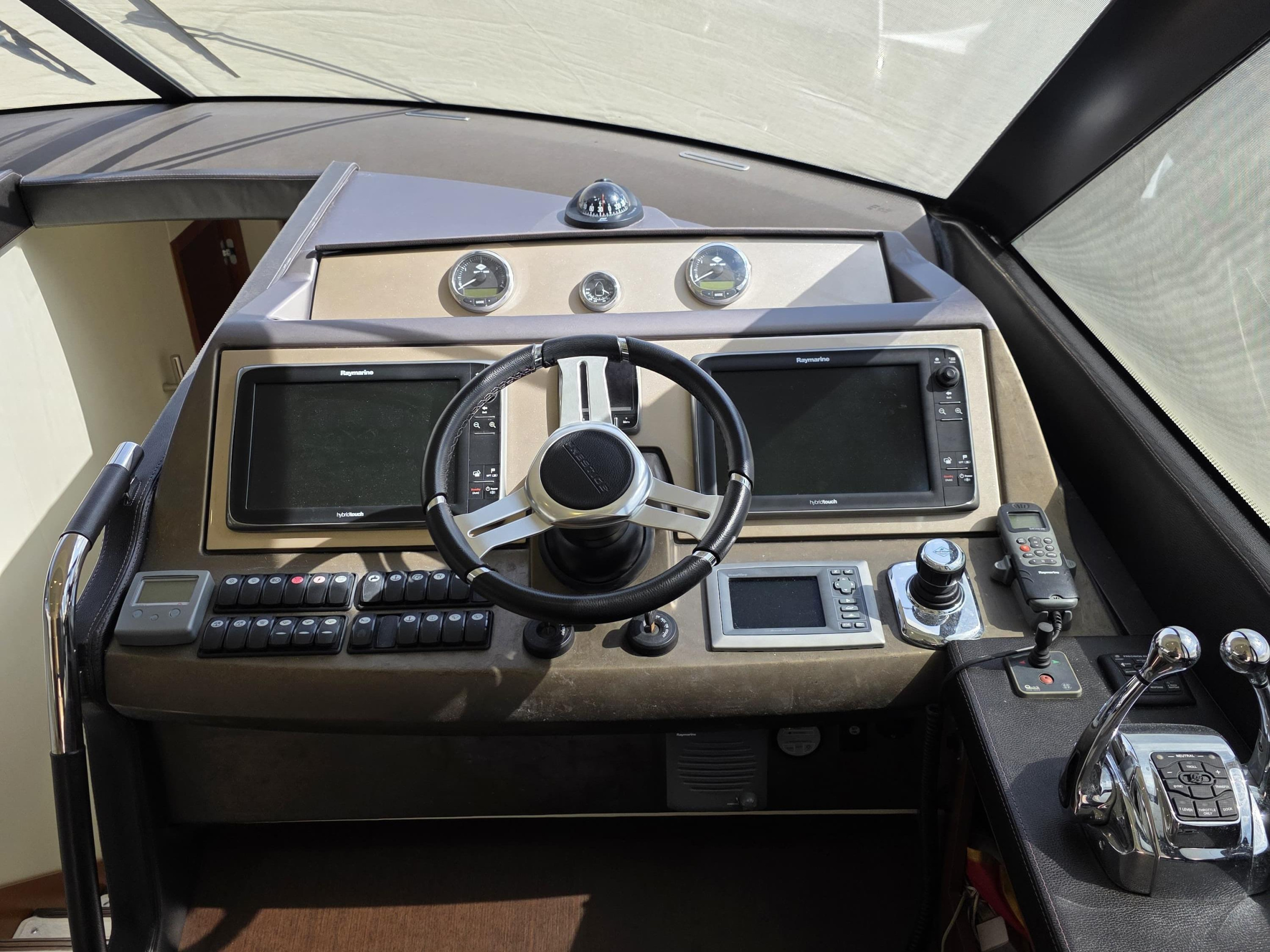Photo #41 - Prestige 550 Fly (Very Bery) in Primosten - 61326