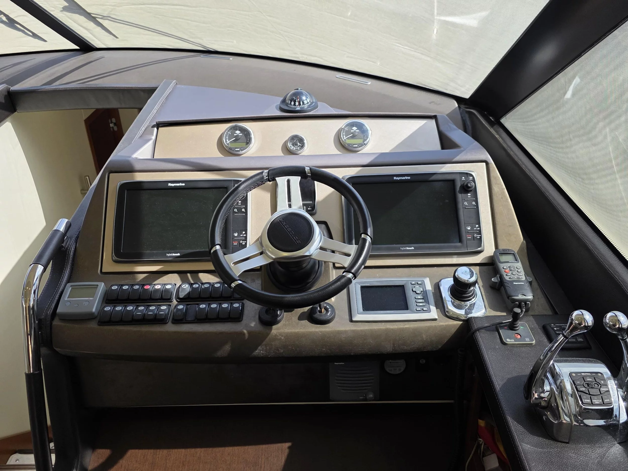 Prestige 550 Fly (Very Bery)  - 40