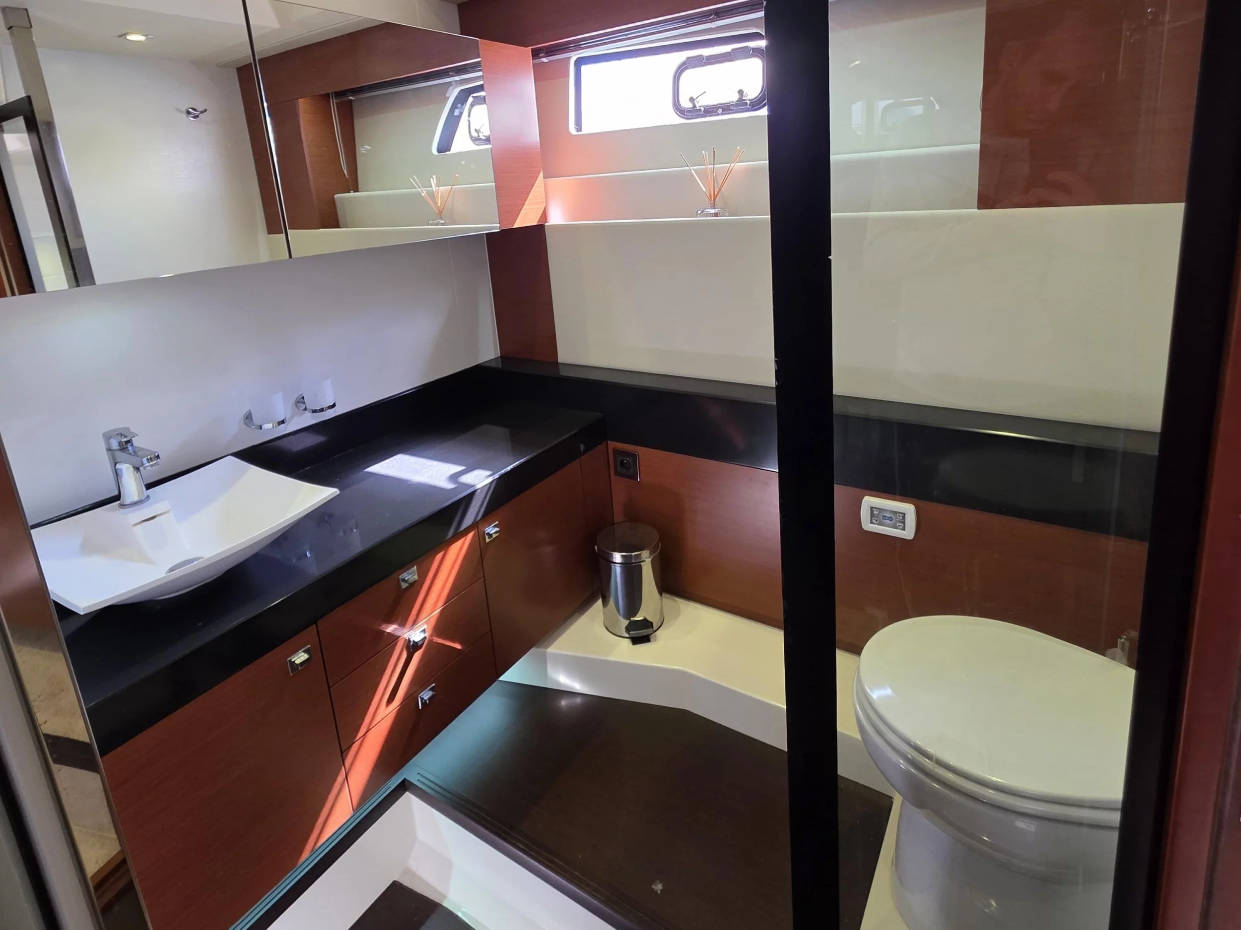 Prestige 550 Fly (Very Bery)  - 10