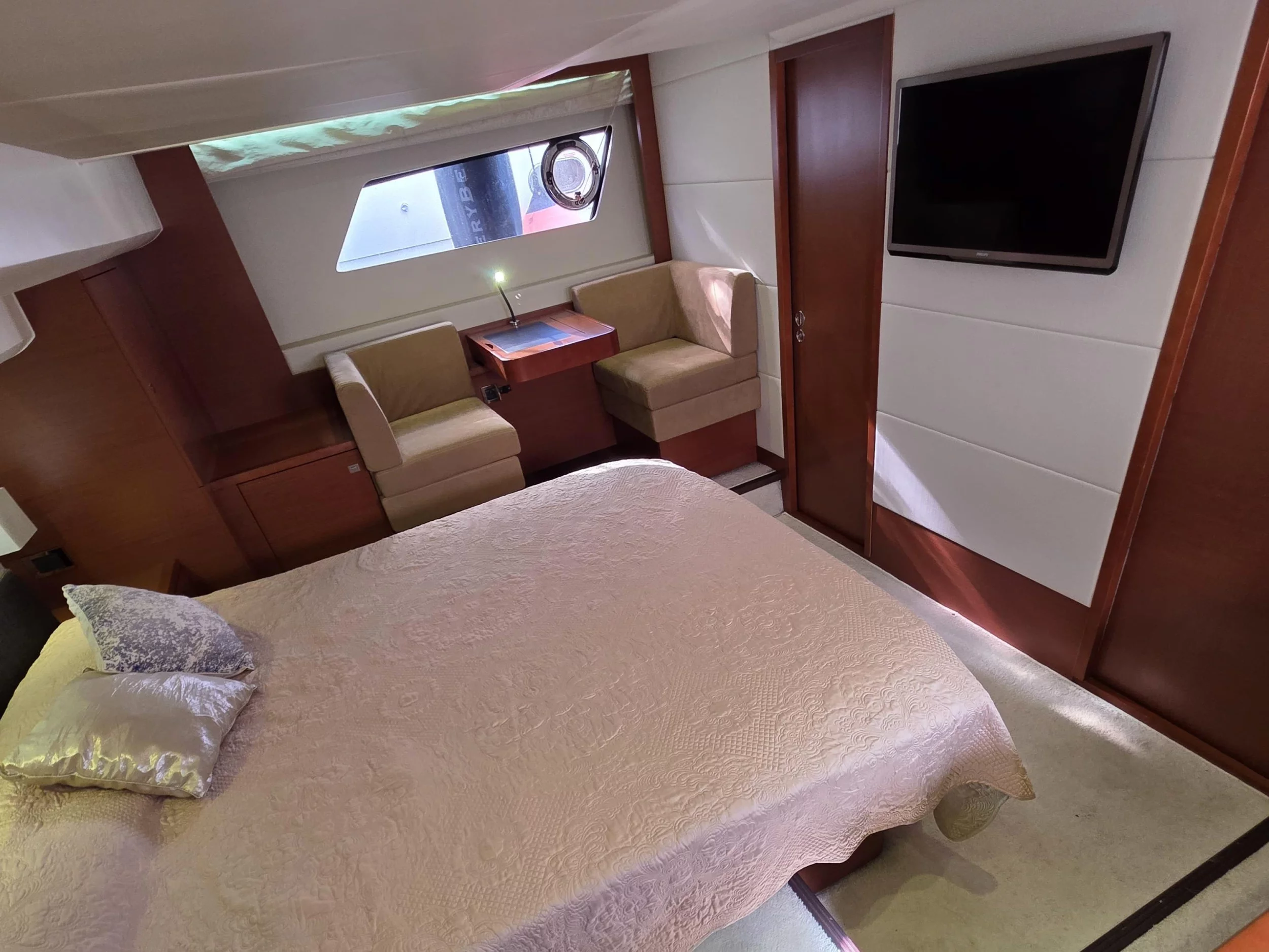 Prestige 550 Fly (Very Bery)  - 14