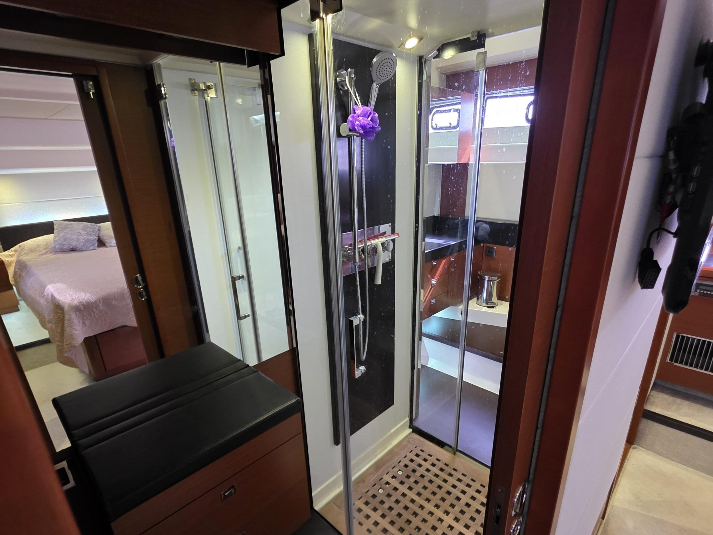 Photo #16 - Prestige 550 Fly (Very Bery) in Primosten - 61326