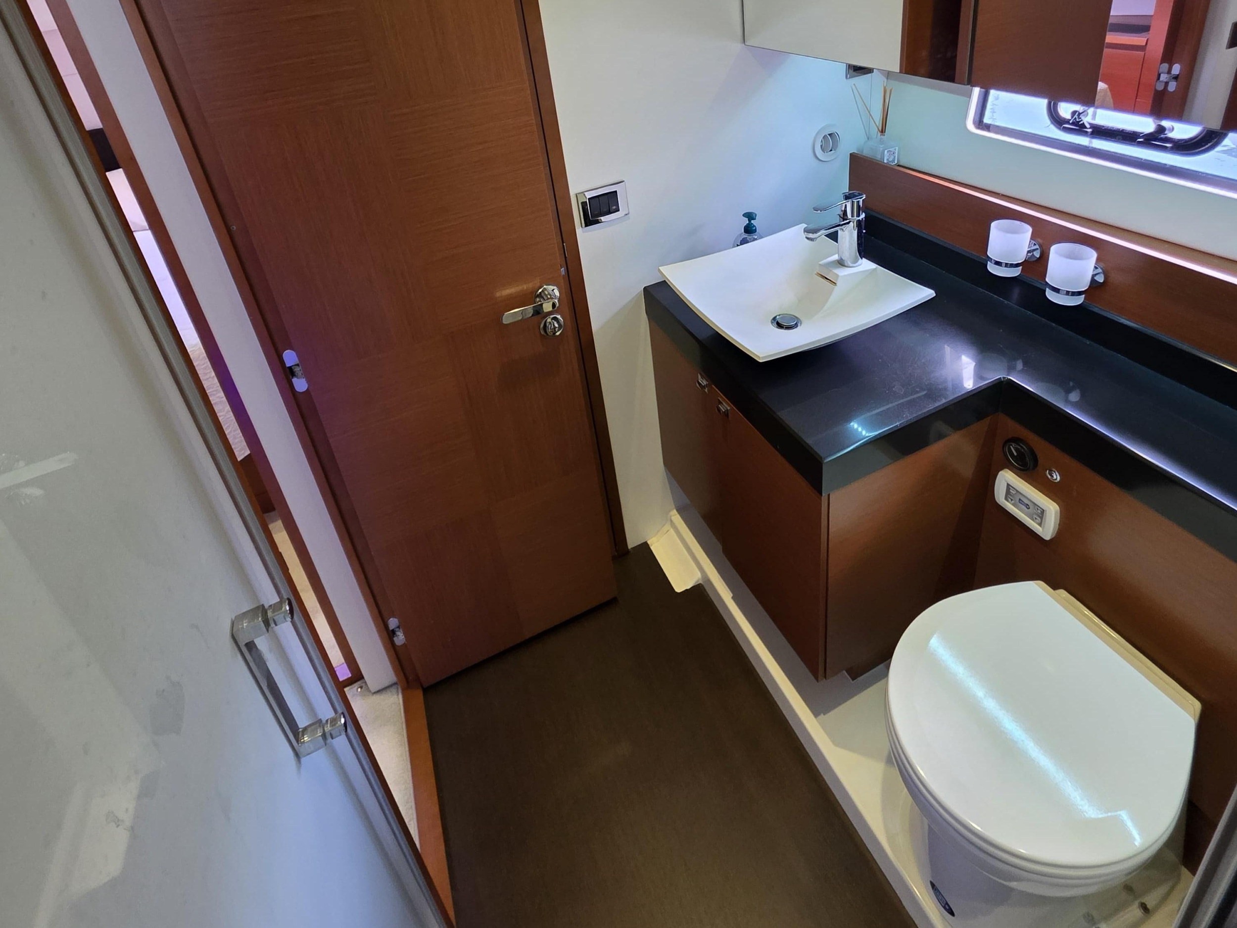 Photo #25 - Prestige 550 Fly (Very Bery) in Primosten - 61326