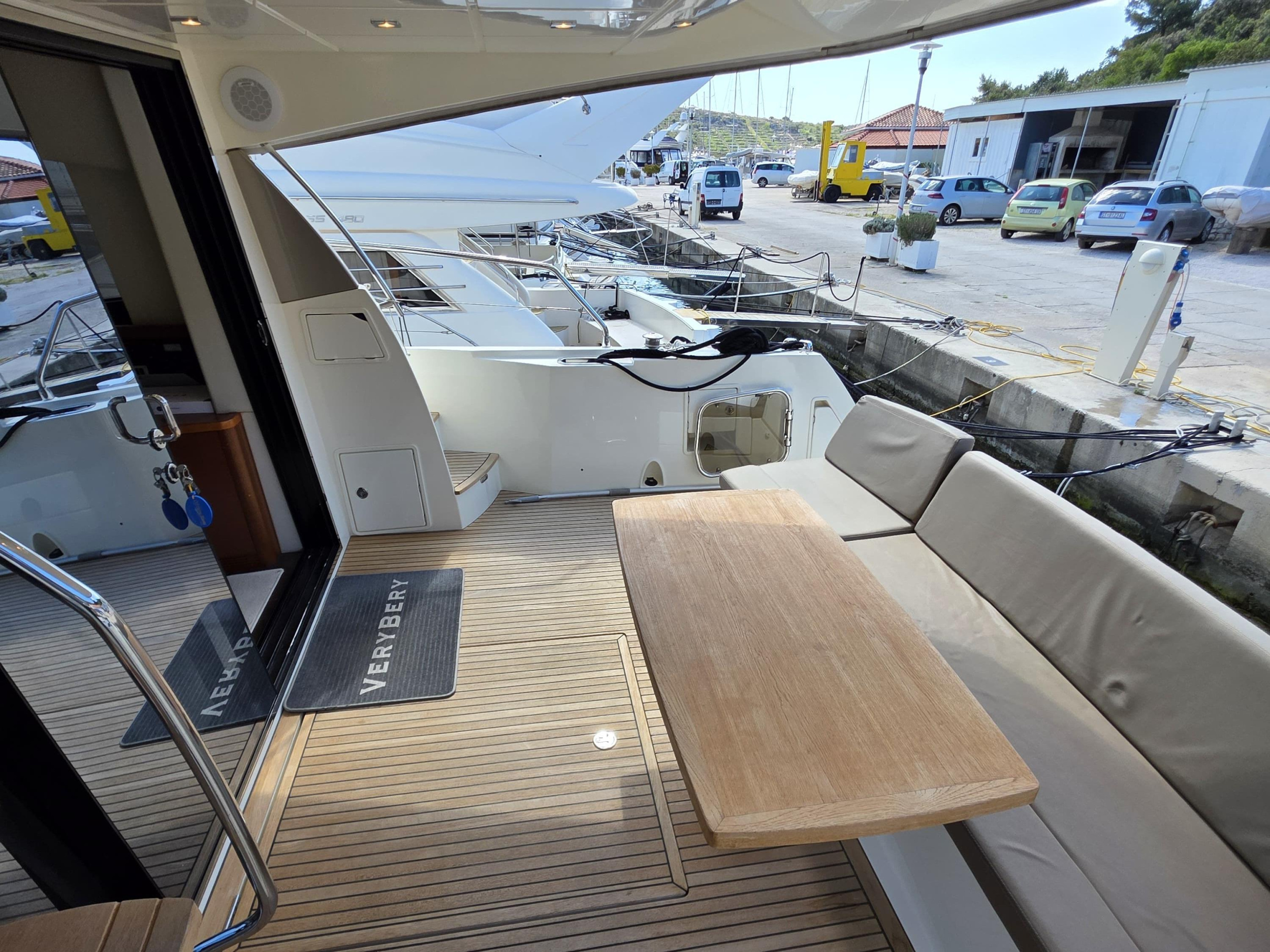 Photo #39 - Prestige 550 Fly (Very Bery) in Primosten - 61326