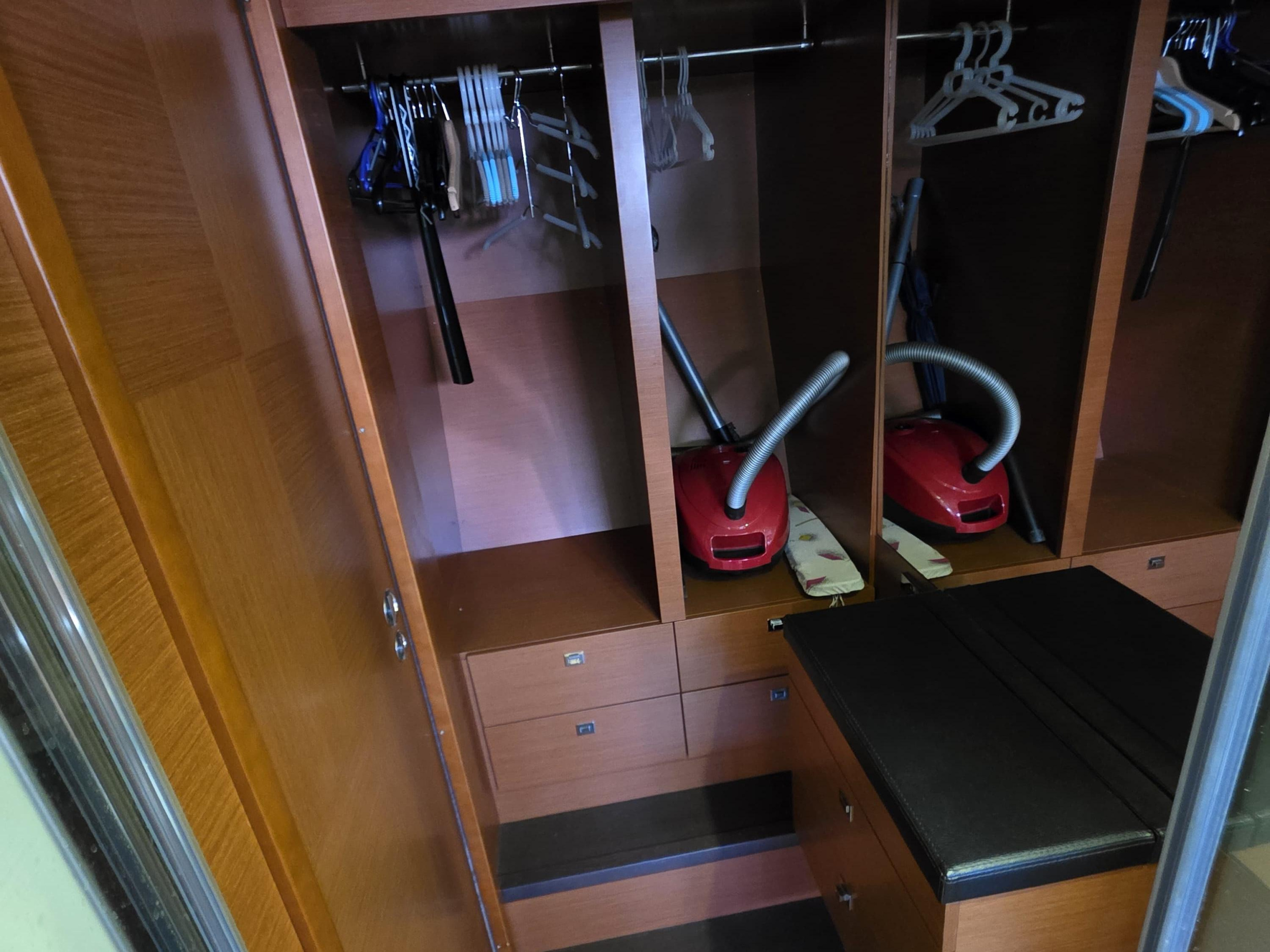 Photo #29 - Prestige 550 Fly (Very Bery) in Primosten - 61326