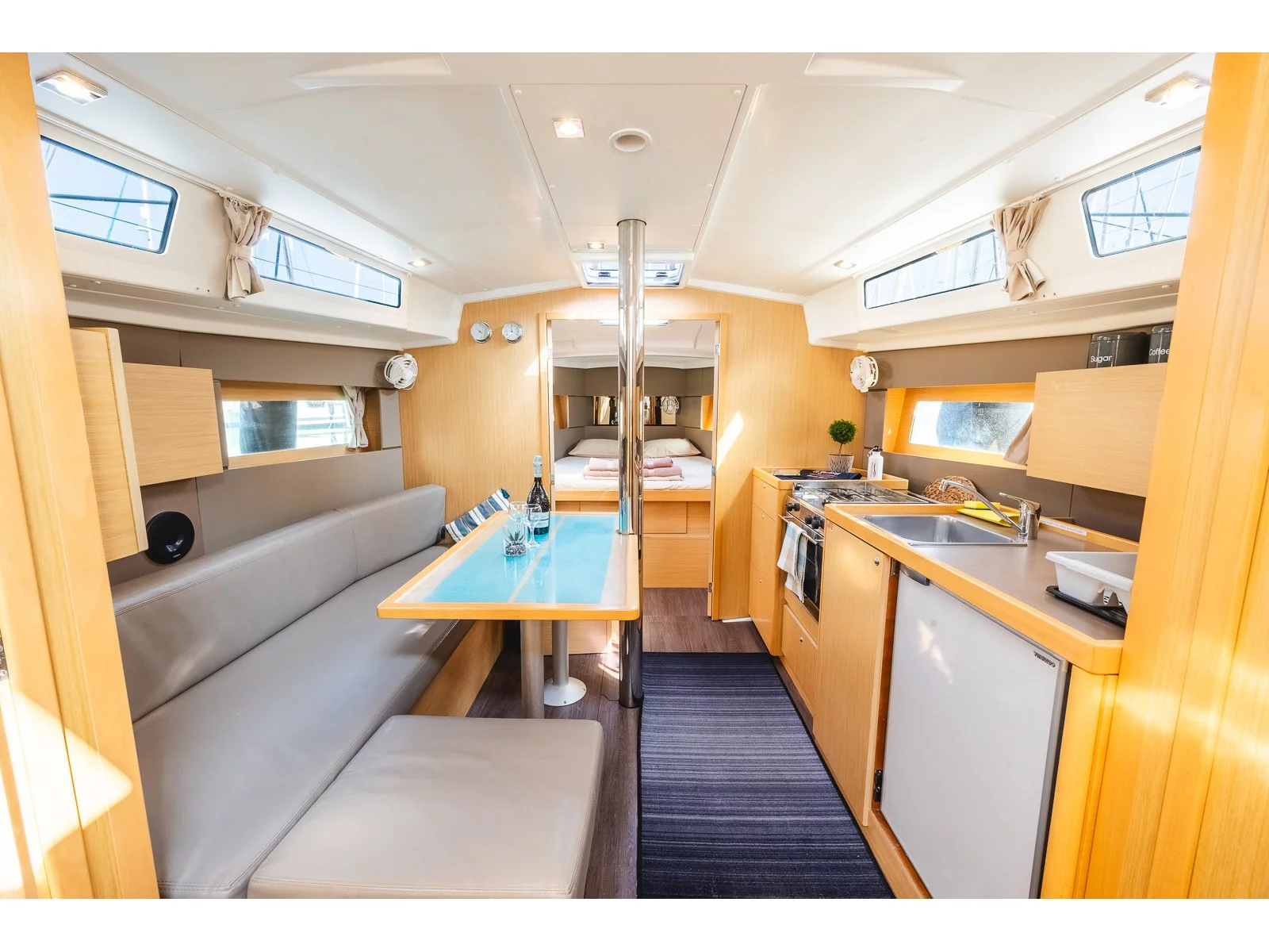 Oceanis 38.1 (Elisa) Interior image - 5
