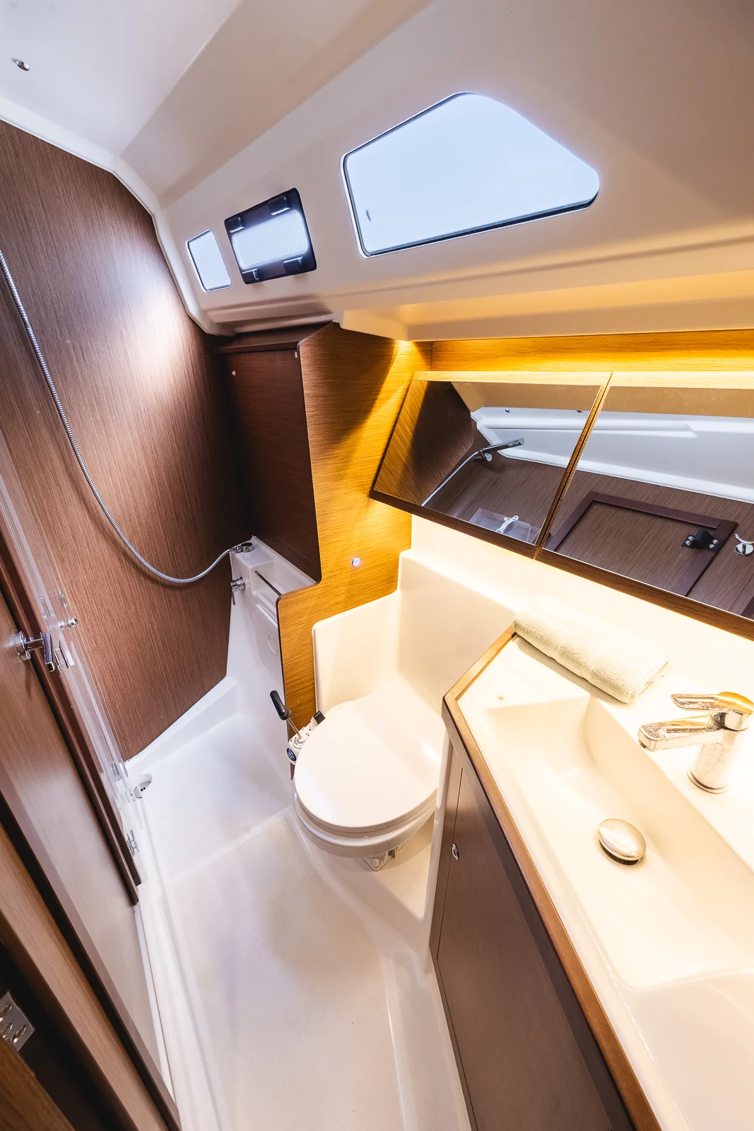 Oceanis 40.1 (Elma Brand New 2022)  - 15