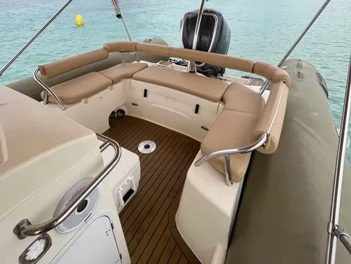 Zodiac Medline 850 (Lila 1) Interior image - 5