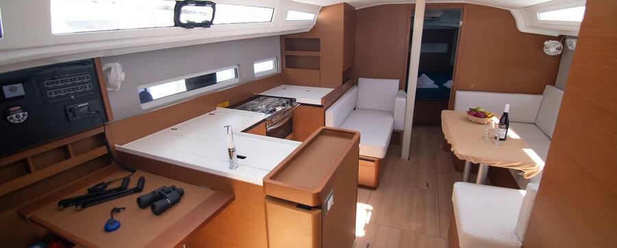 Photo #345 - SUN ODYSSEY 410 (BLACK STAR II) en Port du Crouesty - 26498