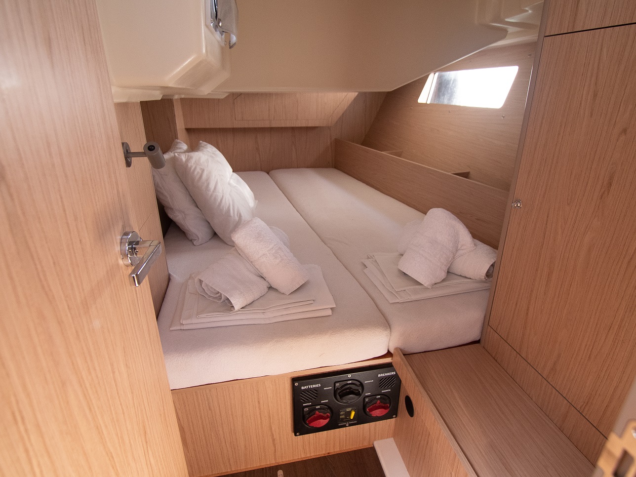 Photo #7 - Oceanis 41.1 (KOSTIS "Sails 2025") in Lefkada - 7086