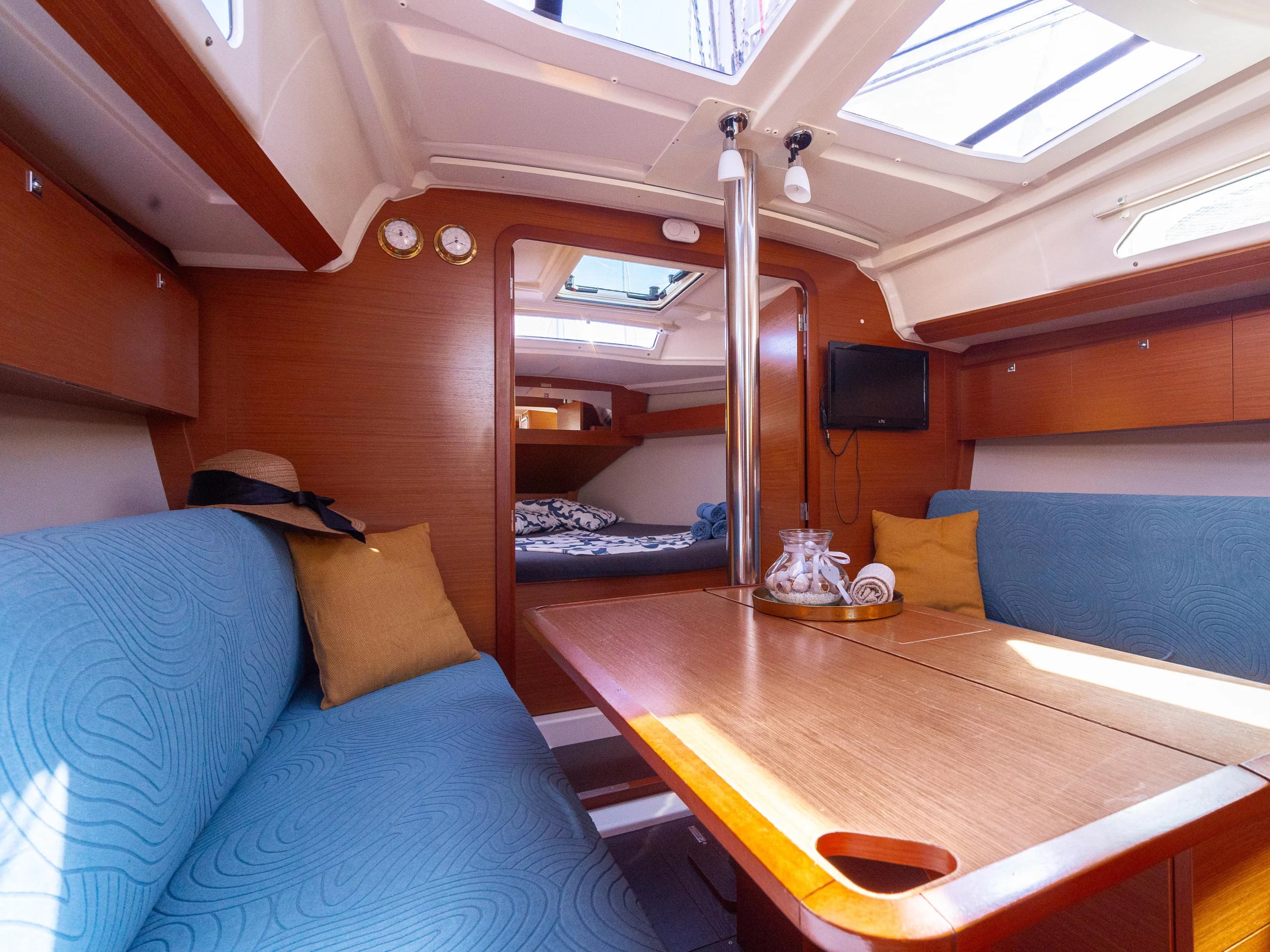 Dufour 360 Grand Large (Draco)  - 13
