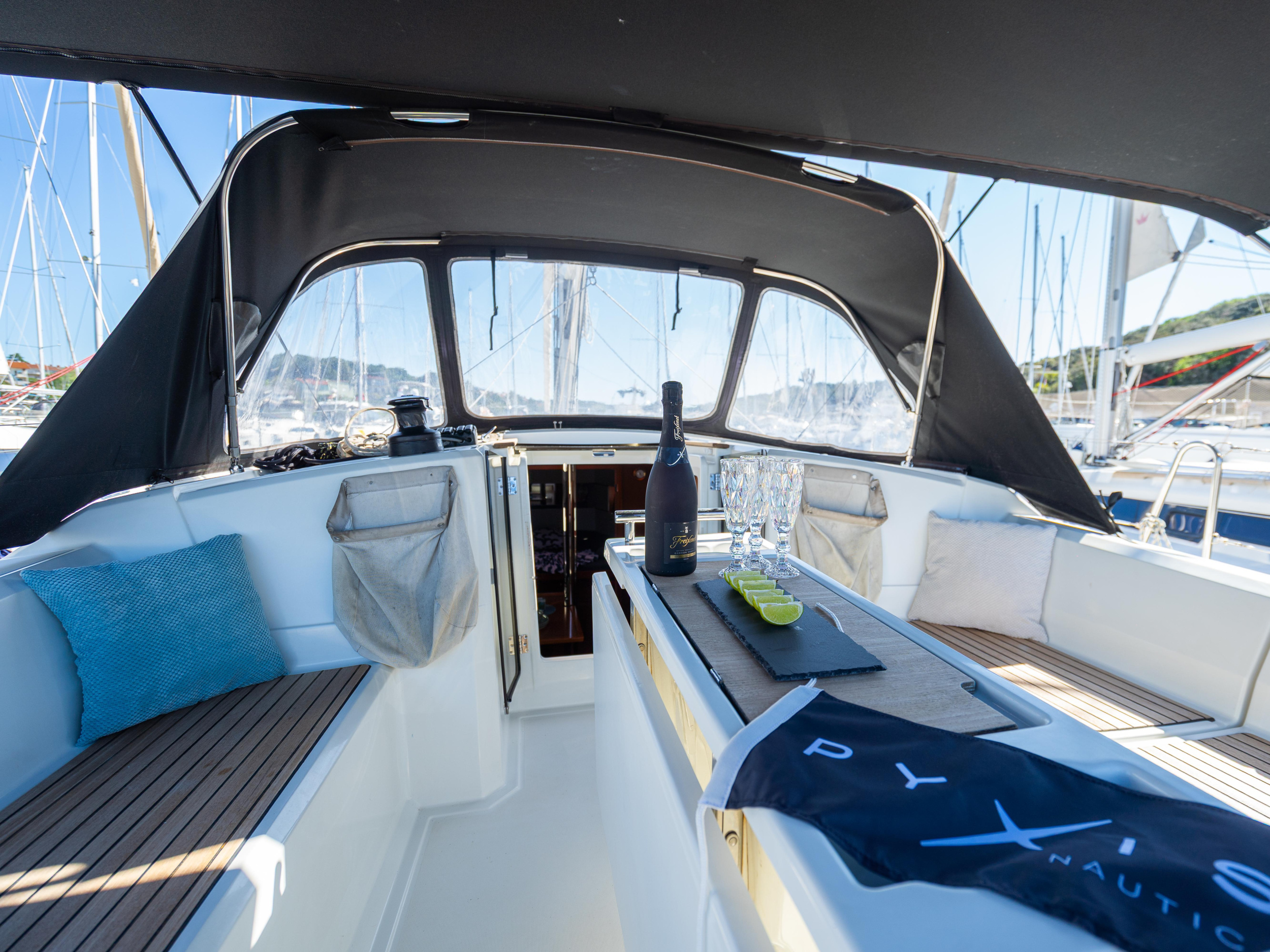 Photo #4 - Oceanis 38.1 (Hydra) in Pula - 23370