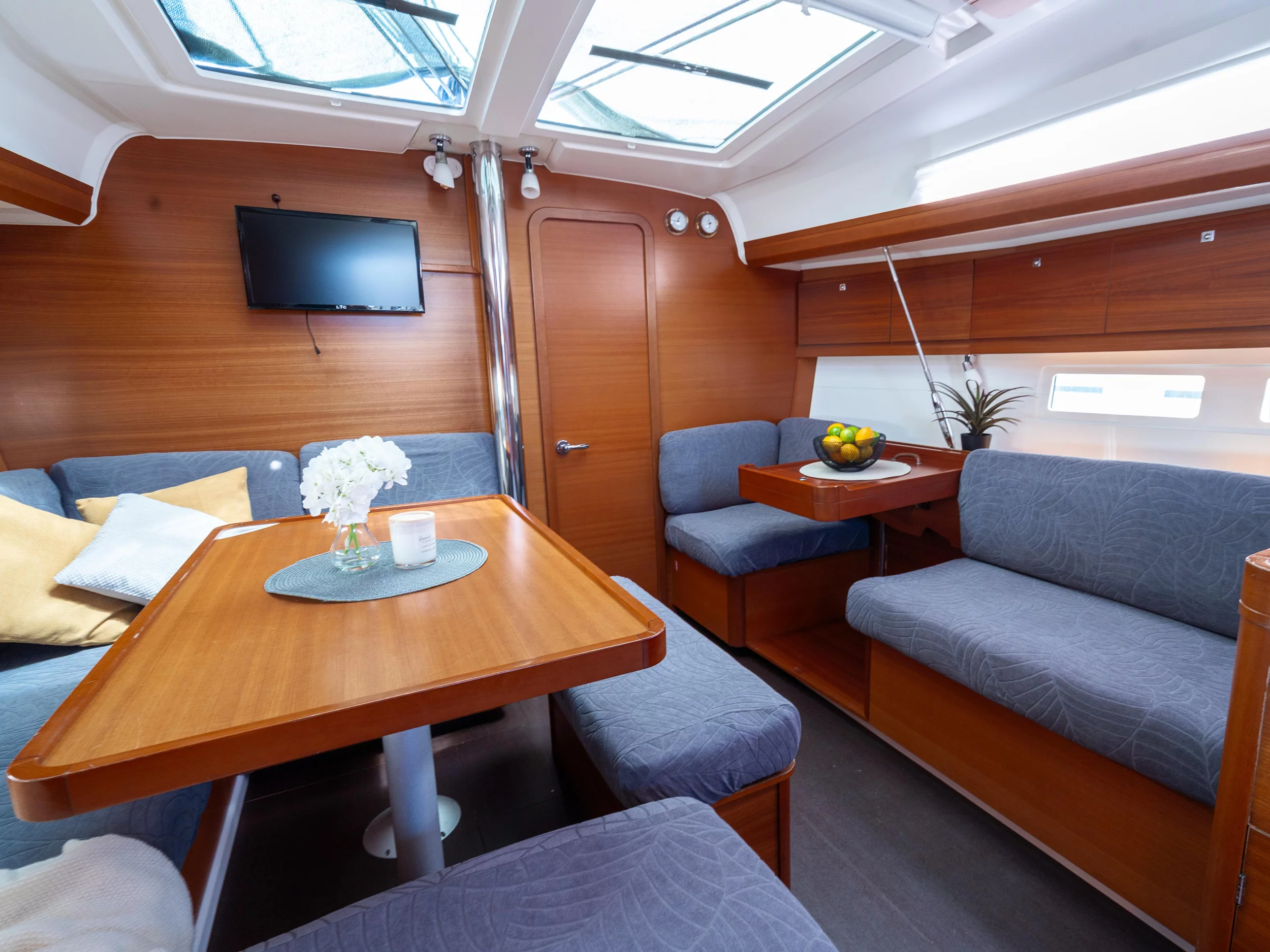 Dufour 412 Grand Large (Apus)  - 12