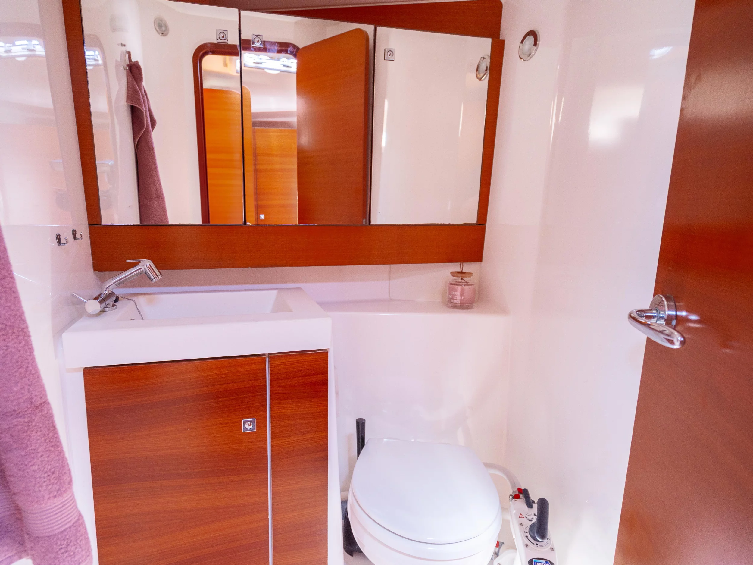 Dufour 412 Grand Large (Apus)  - 23