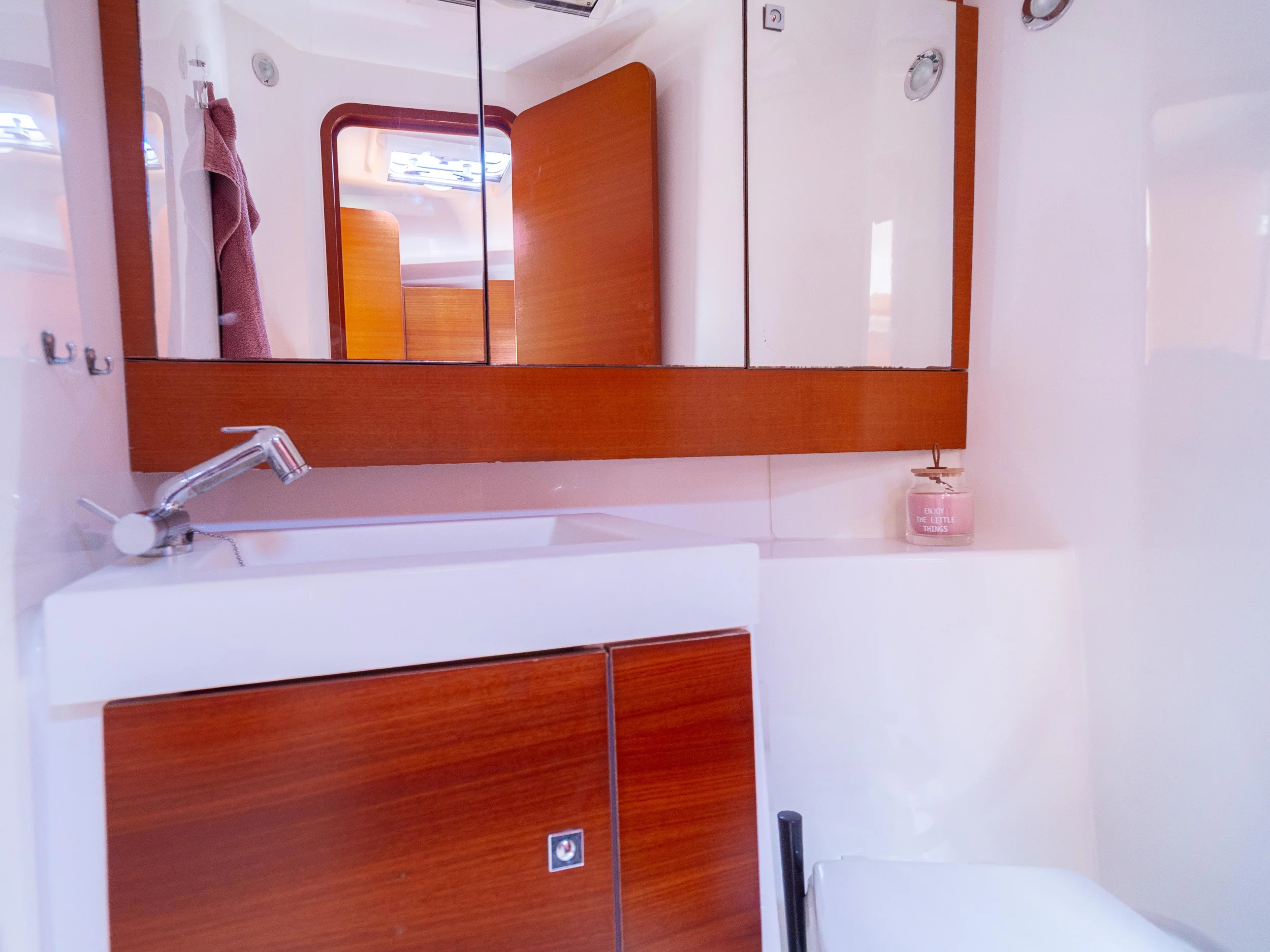 Dufour 412 Grand Large (Apus)  - 15