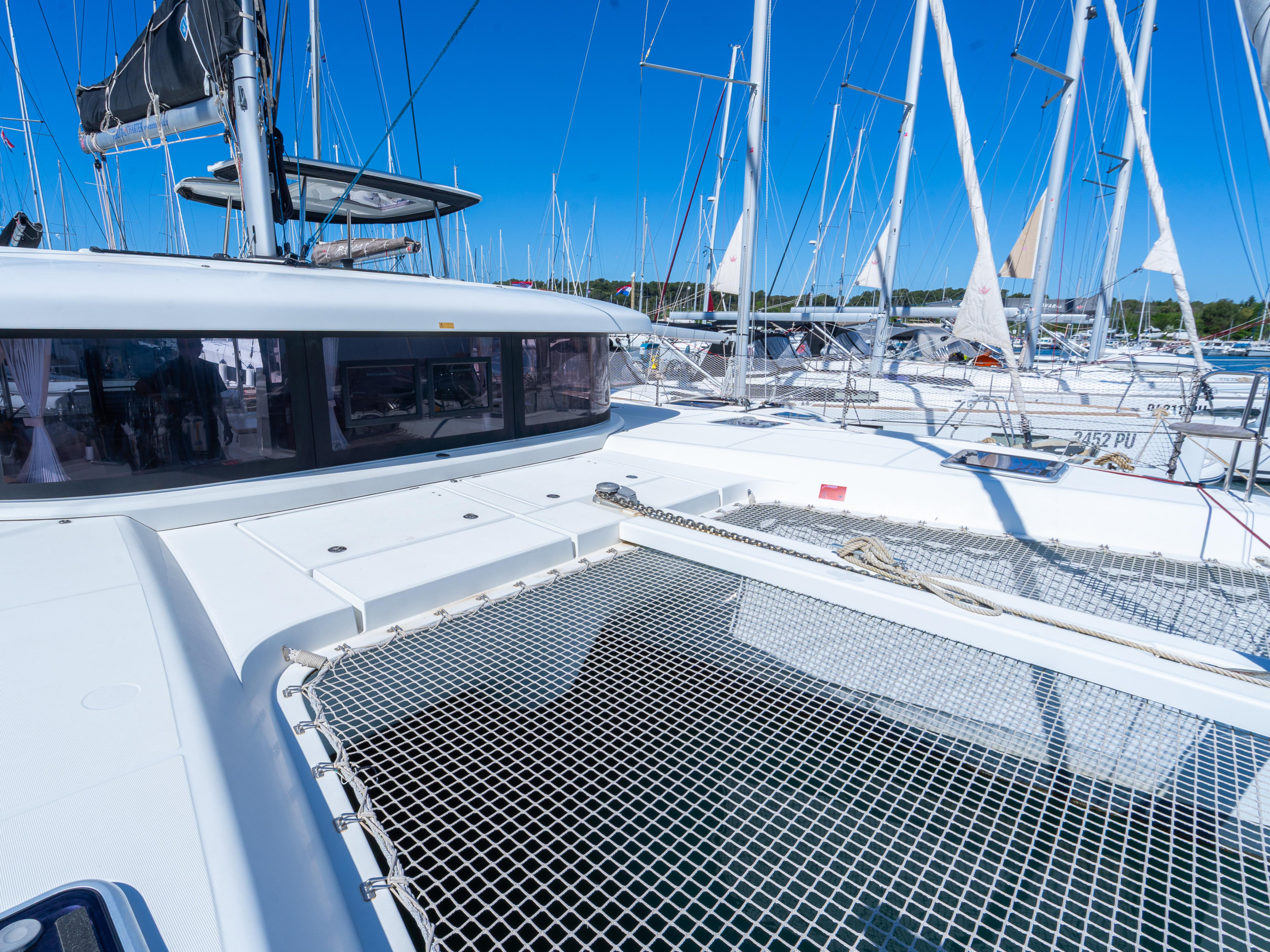 Photo #5 - Lagoon 42 (Fleur de Sel) in Pula - 23366